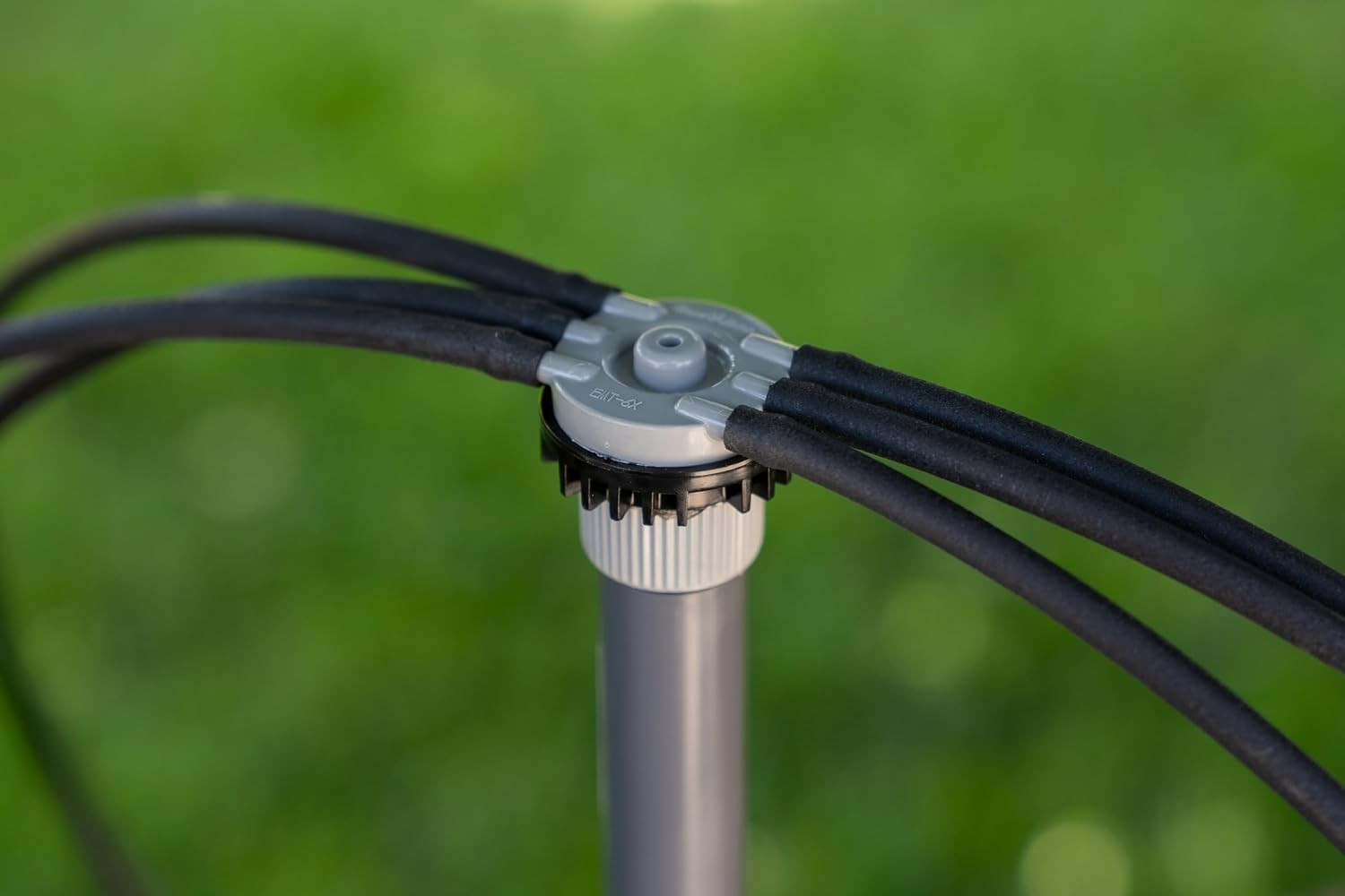 Durable Drip Irrigation 6-Port Manifold - Barbed & Threaded Connections