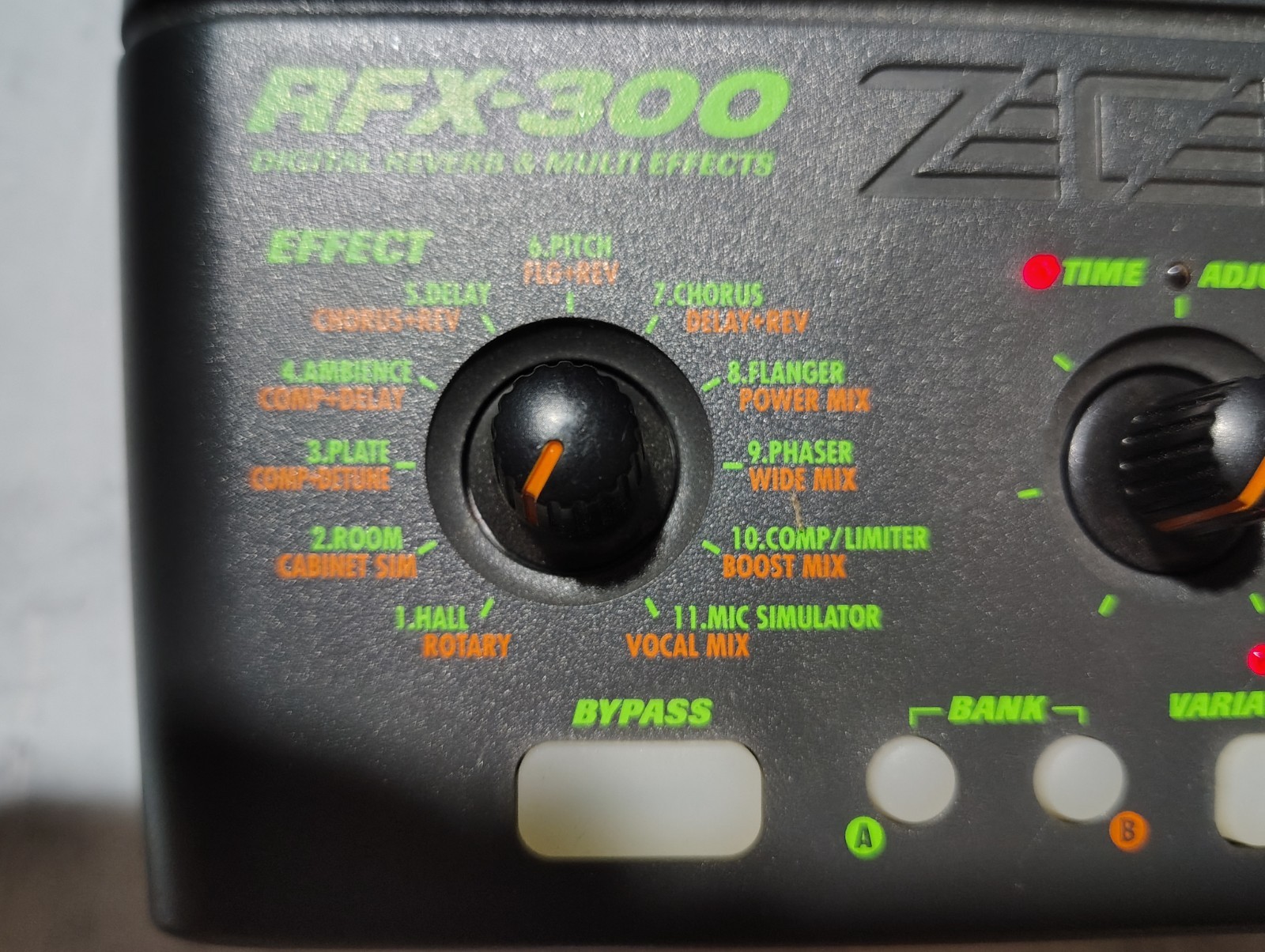 Zoom RFX‑300 Digital Reverb & Multi‑FX Processor – Boxed – Power Adapter Include