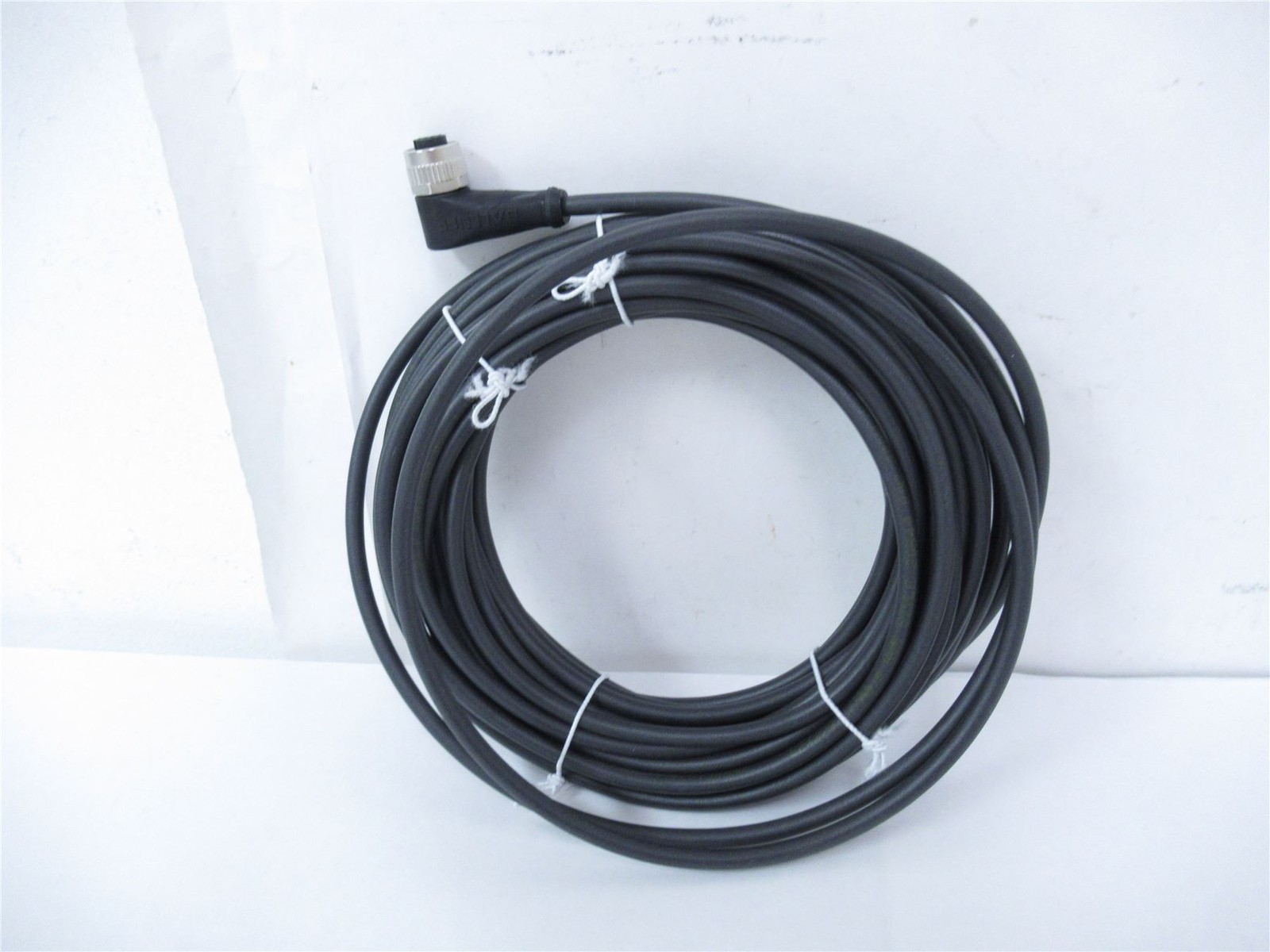 247592 New-No Box; Balluff 106756 Round Plug M12 Angle