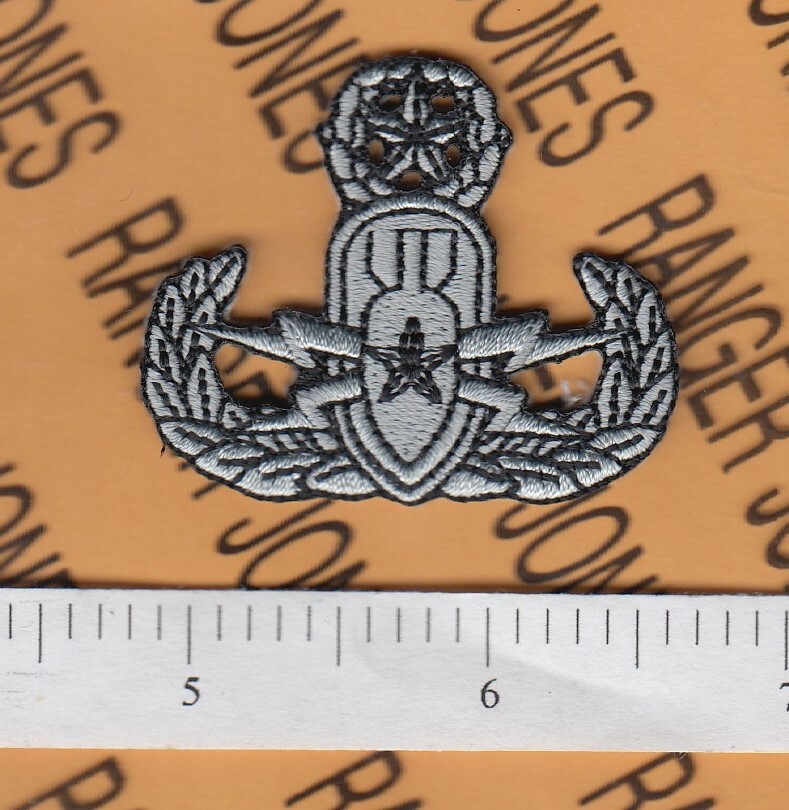 US Army Master Explosive Ordnance Disposal 1.75" cloth qual award patch c/e