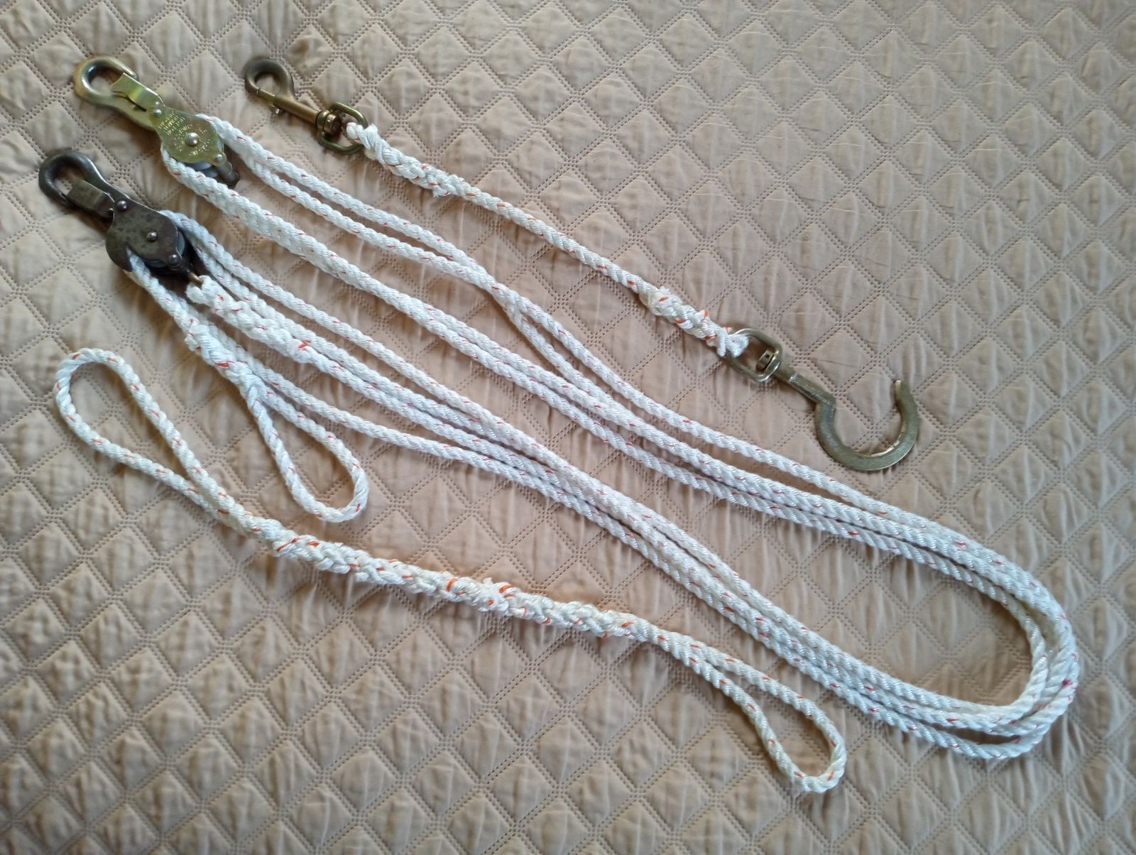 KLEIN TOOLS BLOCK & TACKLE 1802-30 750# ROPE HOIST PACKAGE