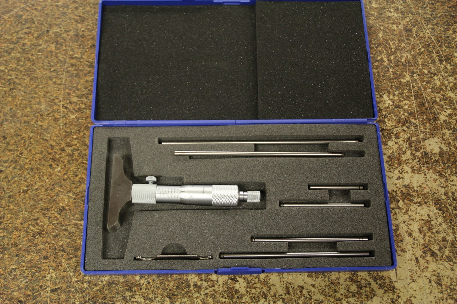 Grizzly G5623 Precision Depth Micrometer - 0 - 6"