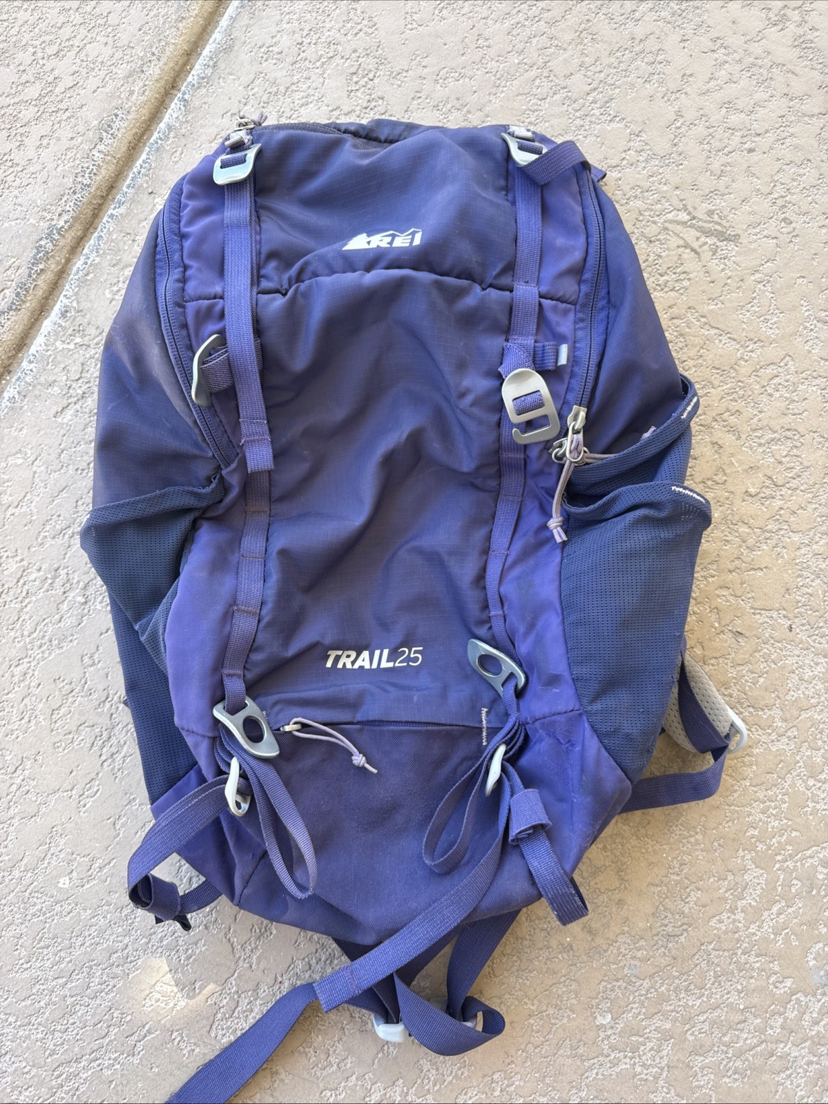 REI Co-op Trail 25 Women's Backpack Purple Hiking Daypack Ripstop