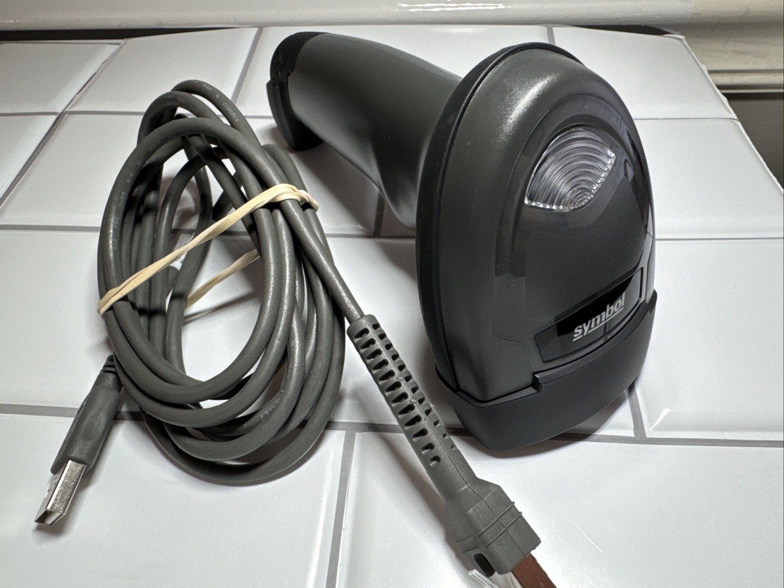 SYMBOL Barcode Scanner L12208-SR00107ZZWW w/cable