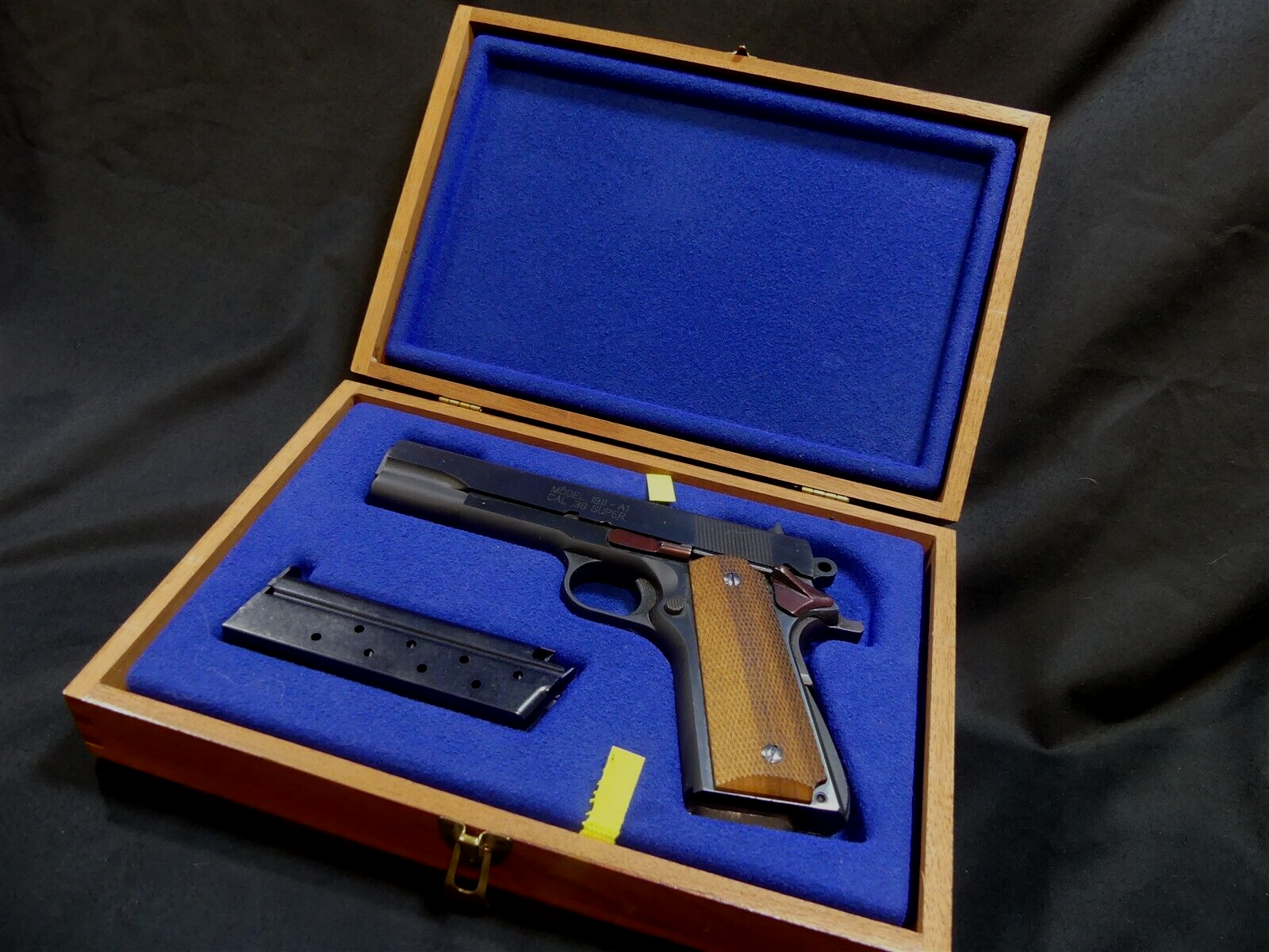NEW PRODUCT Smith & Wesson Presentation Case Liner set for 1911 Semi Auto