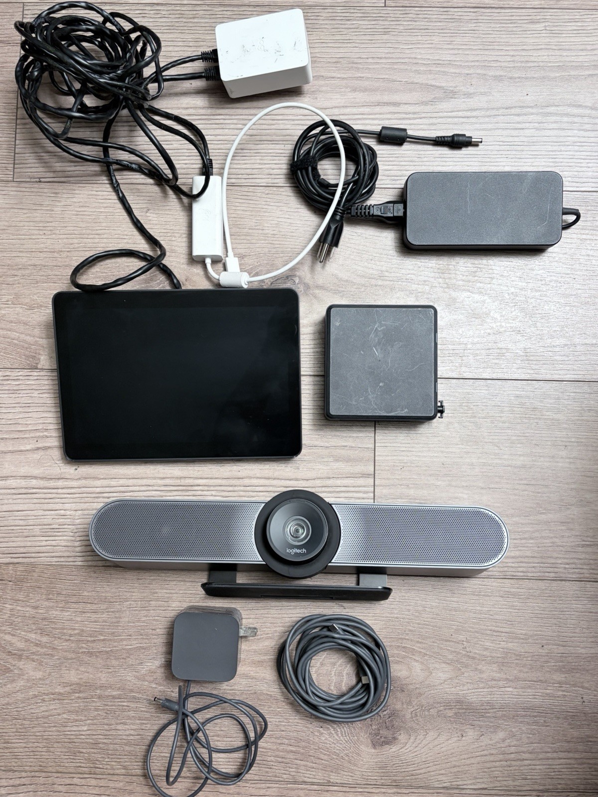 Logitech MTR Teams Rooms MeetUp Camera + Logitech TAP CAT5E w/ Intel NUC11