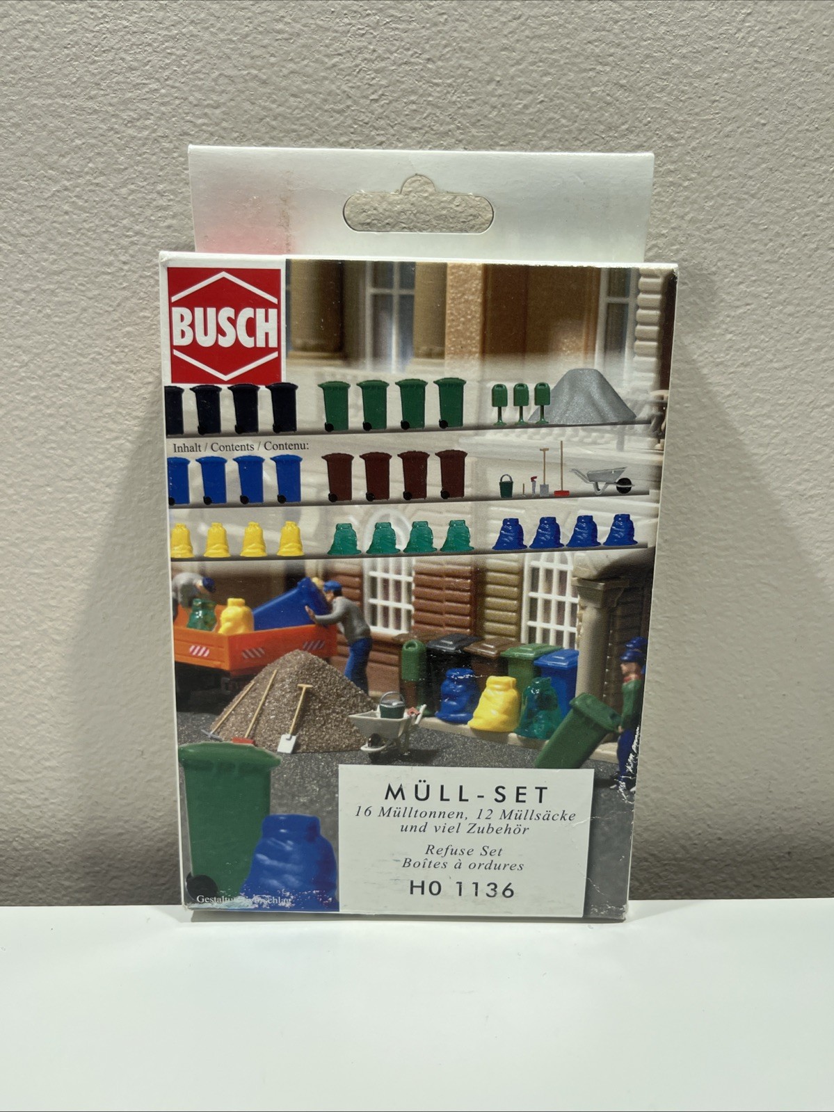 Busch HO Scale #1136 Refuse Garbage Set  Boxed Not Mint B10