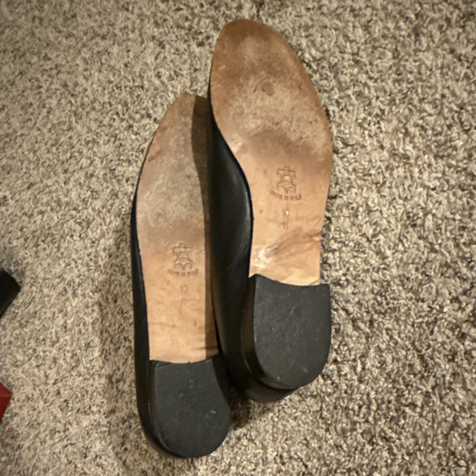ISAAC Black Floral Leather Ballet Flats Women's Size 10 Slip On Round Toe