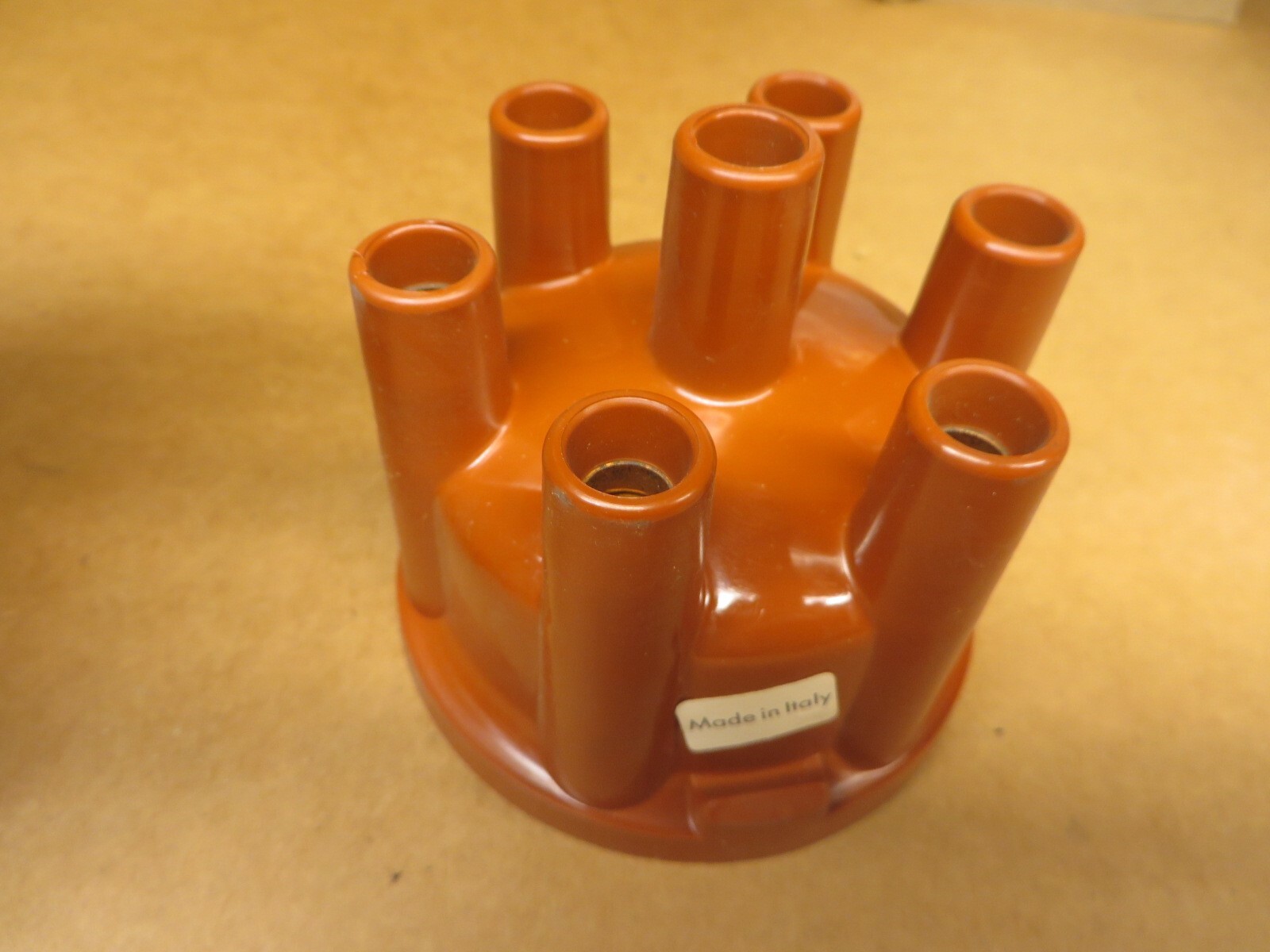 DISTRIBUTOR CAP # RB922 (# RB9220) vintage new N O S fits ALPHA, PORSCHE, BMW