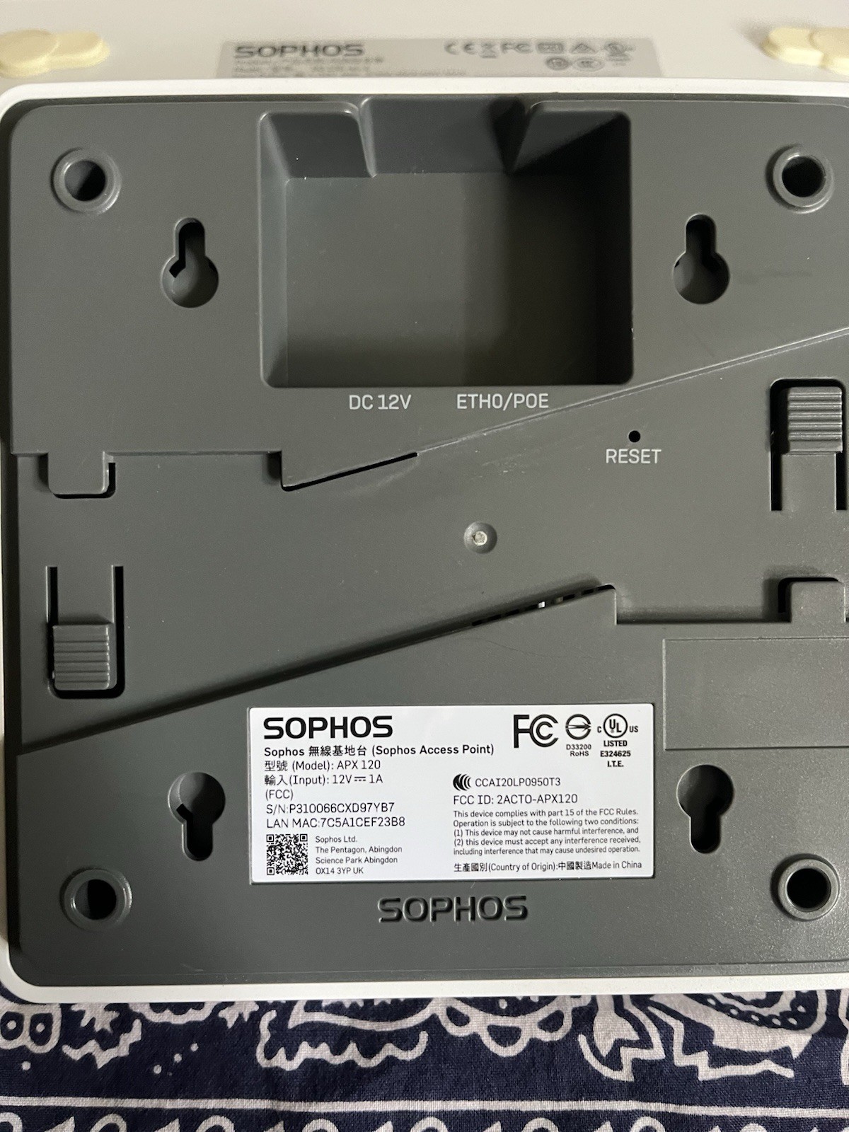 Sophos XG 135 with AP 120 access point