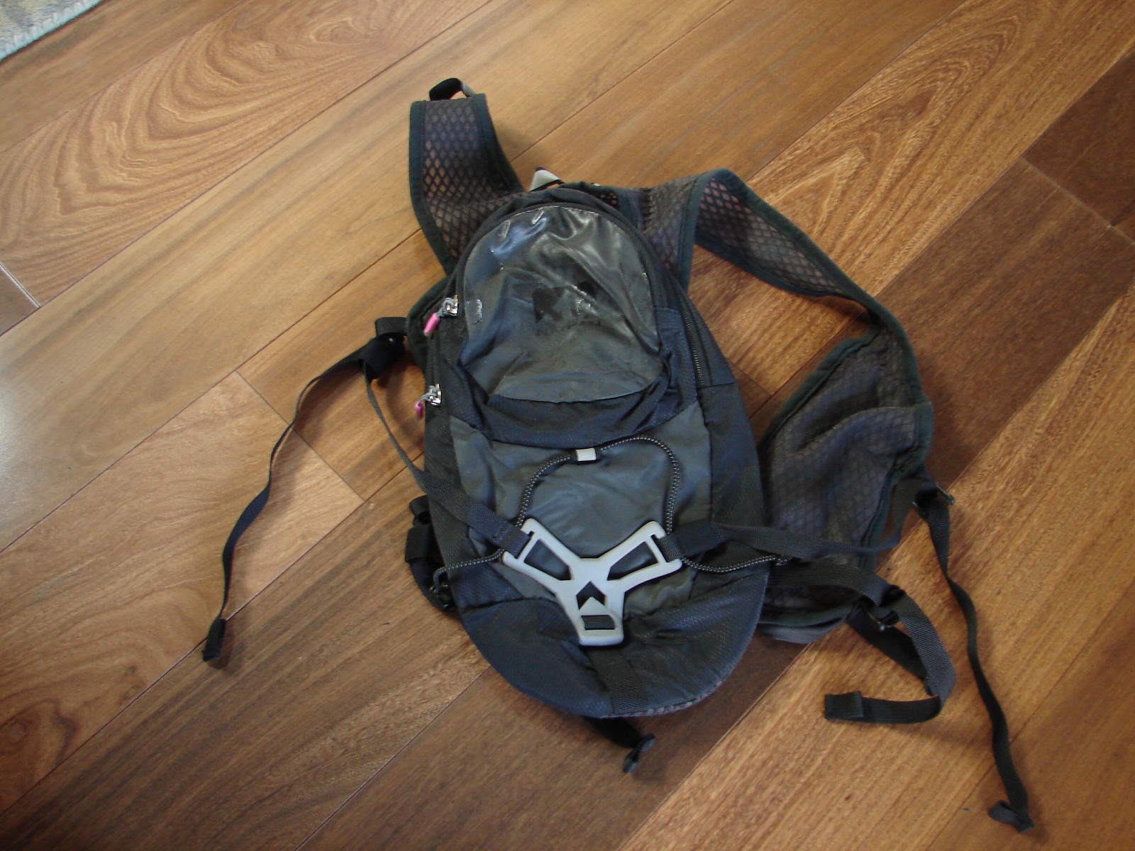 Nathan Intensity 2L Hydration Pack Backpack Running Vest Black * No Bladder