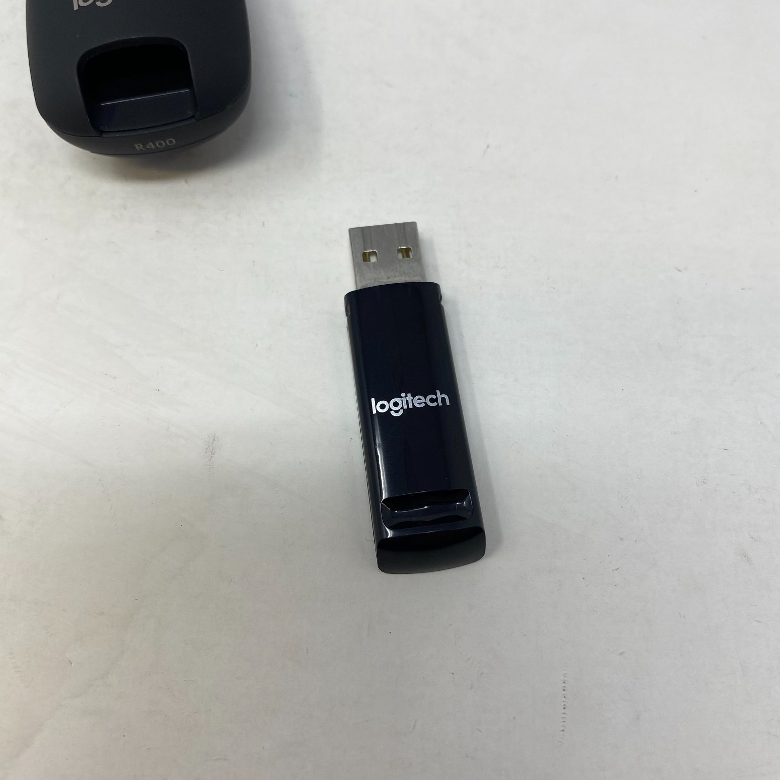 LOGITECH R400 WIRELESS PRESENTER REMOTE CONTROL w/ LASER POINTER