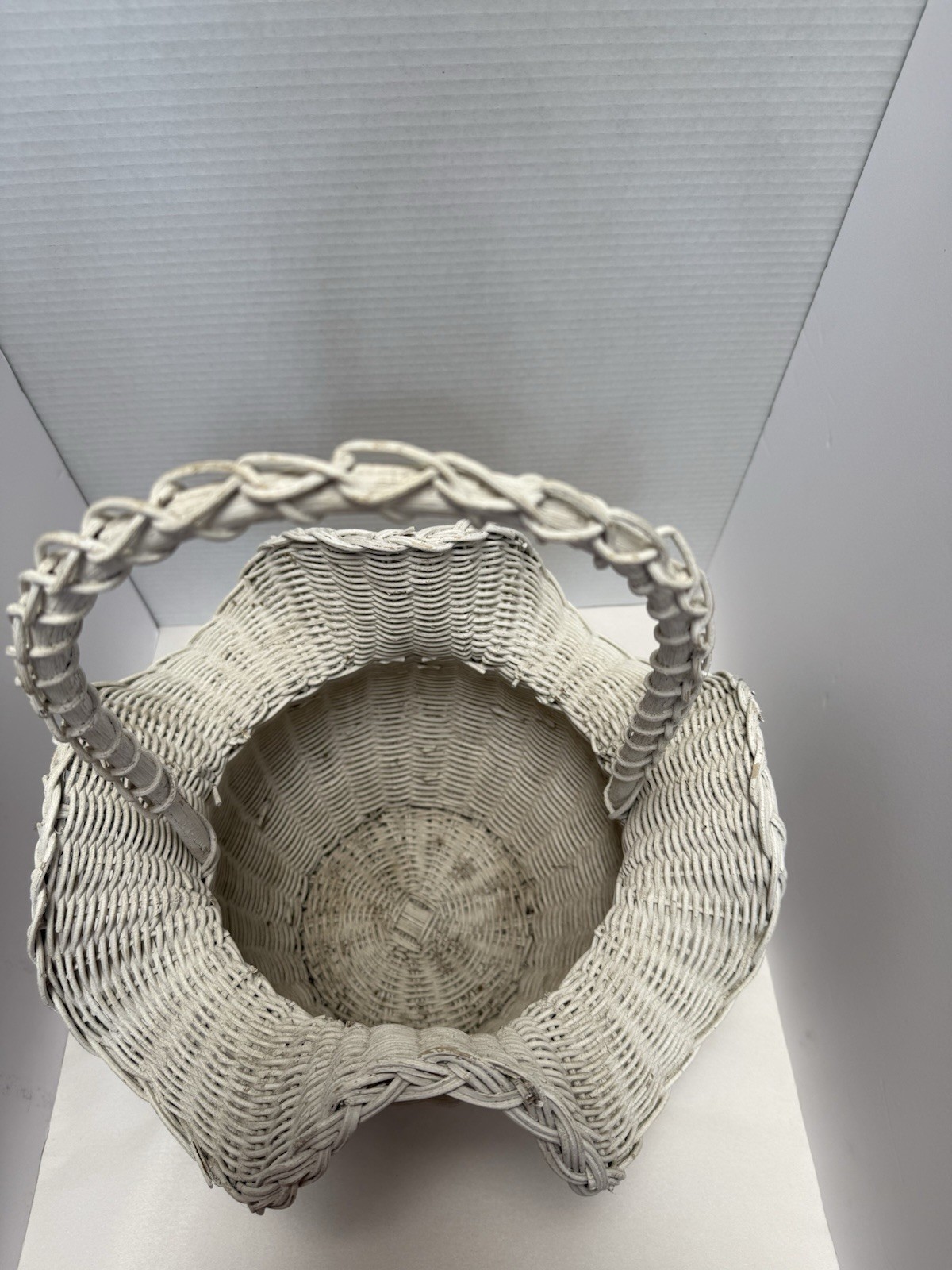 Vintage Trompe L'Oeil 19.5” x 15” White Ruffled Wicker Easter Basket with Handle