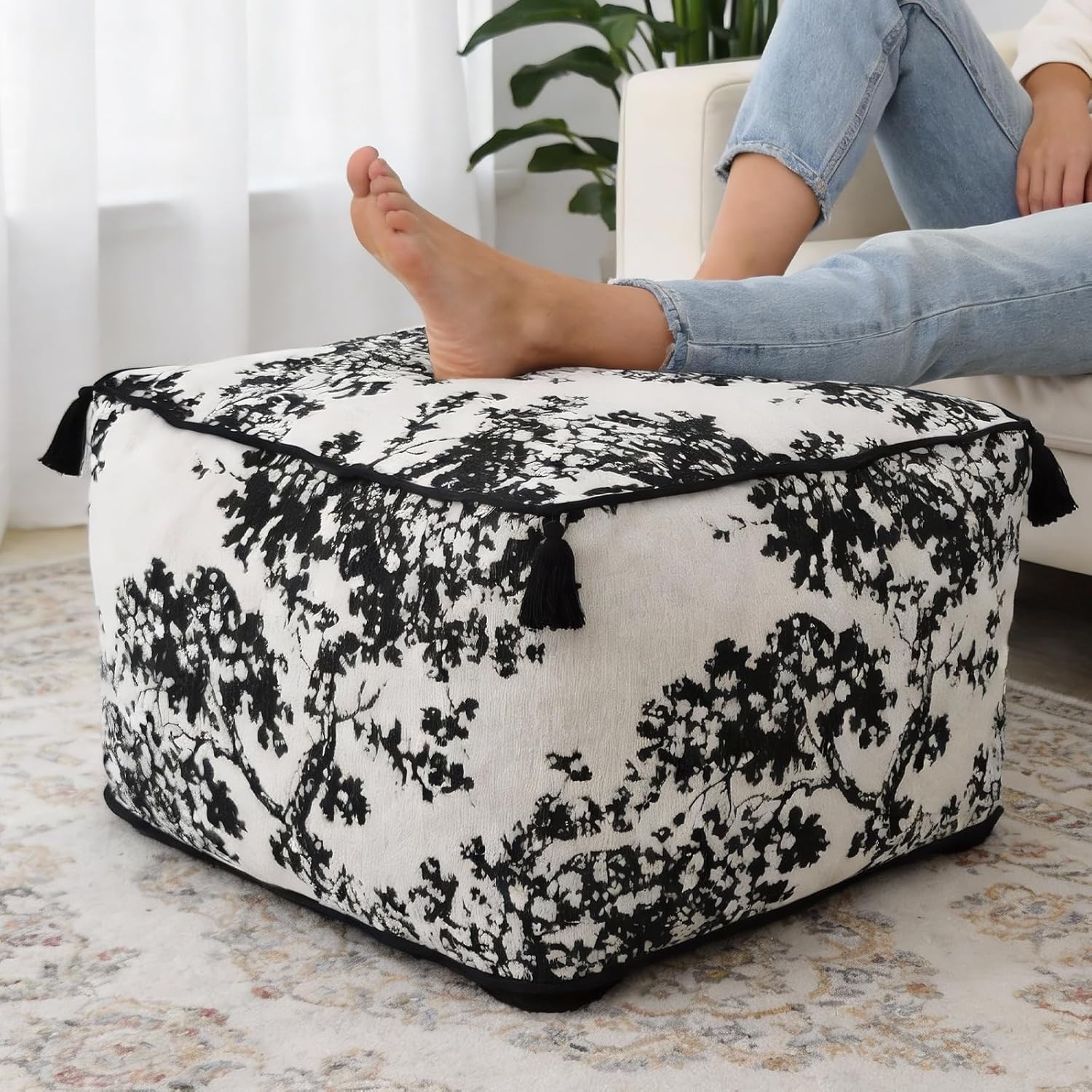 Square Pouf Ottoman Foot Stool with Tassels Soft Chenille for Living Room