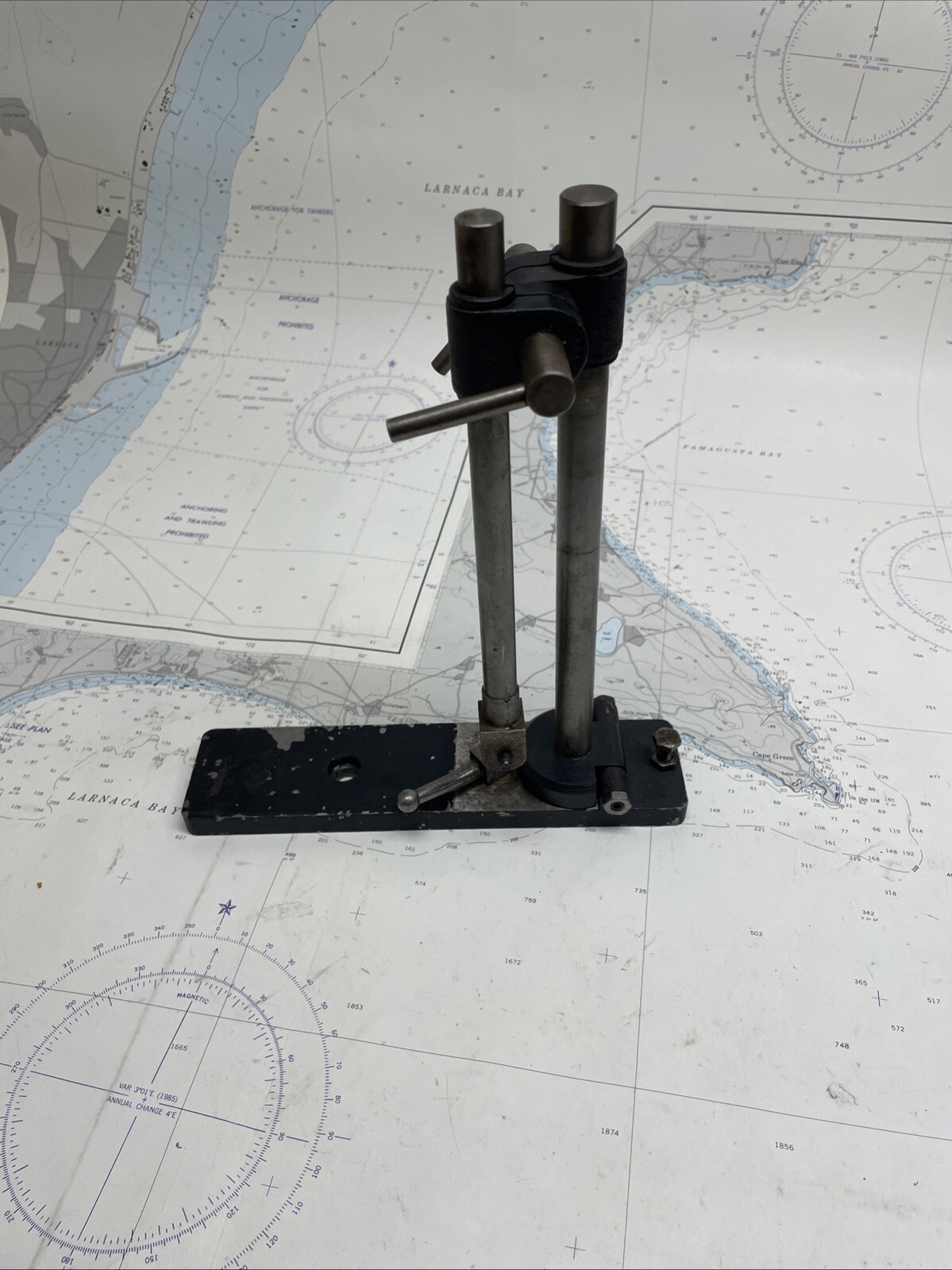 flip down indicator stand 10” Tall