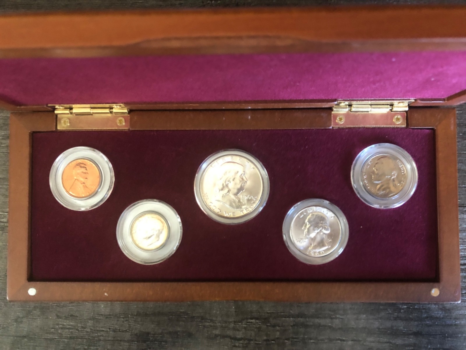 1960 Uncirculated Mint Set in Wooden Case 1,5,10,25,50¢ Capsulized