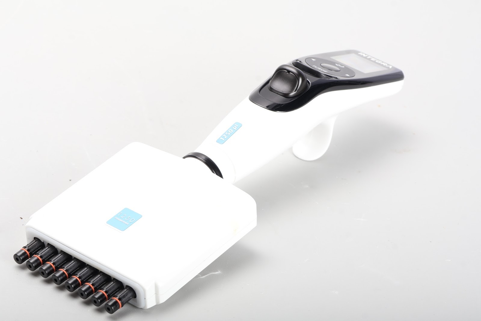 Integra 4624 VIAFLO 8-Channel 1250uL Lightweight Electronic Pipette