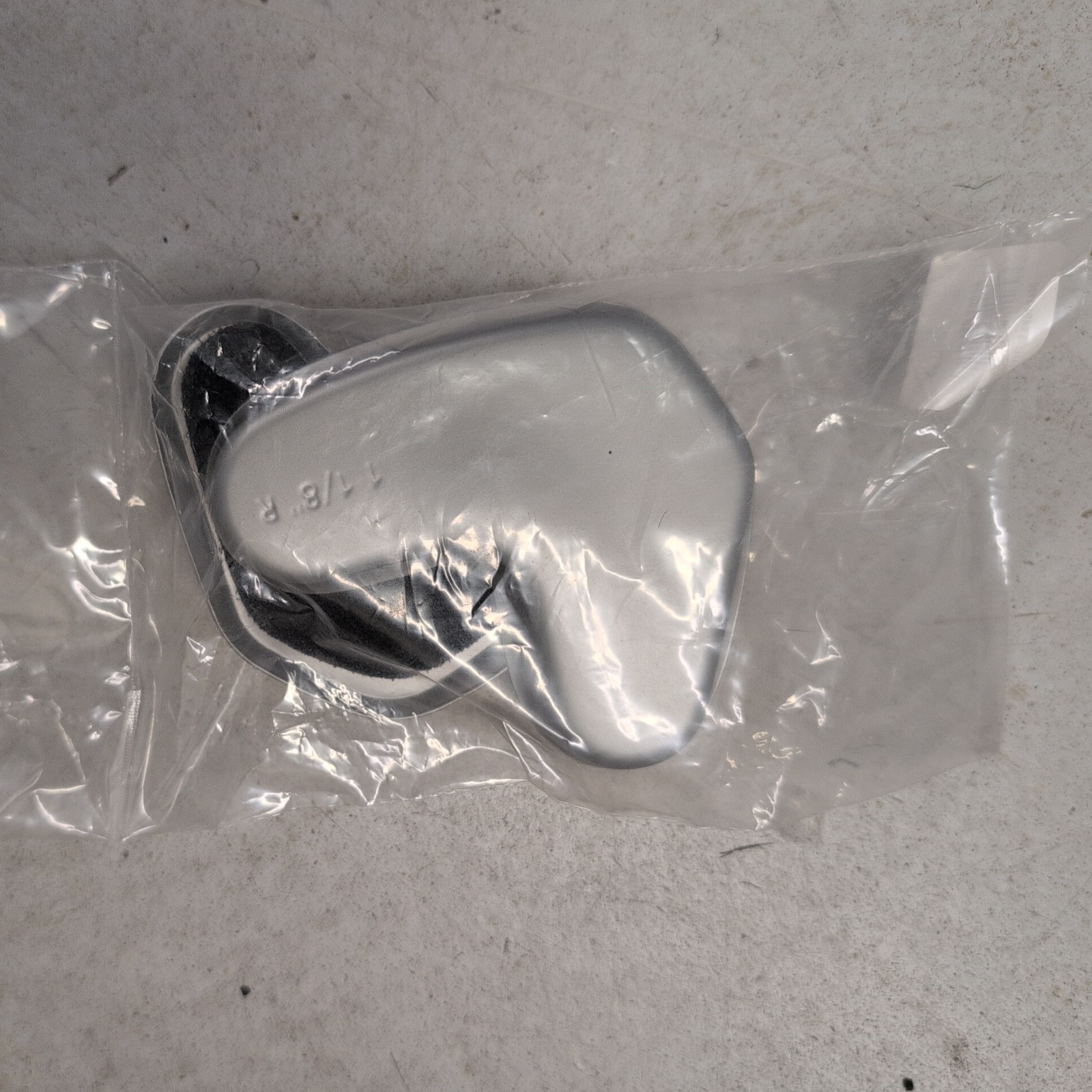Schutt Inter-Link 1" Jaw Pad Replacement Covers Silver (1 Pair)