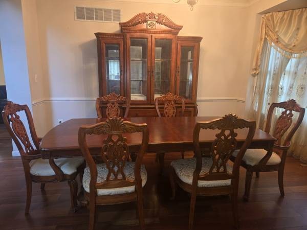 Stanley Dining Room Table, 6 Chairs, and China Closet