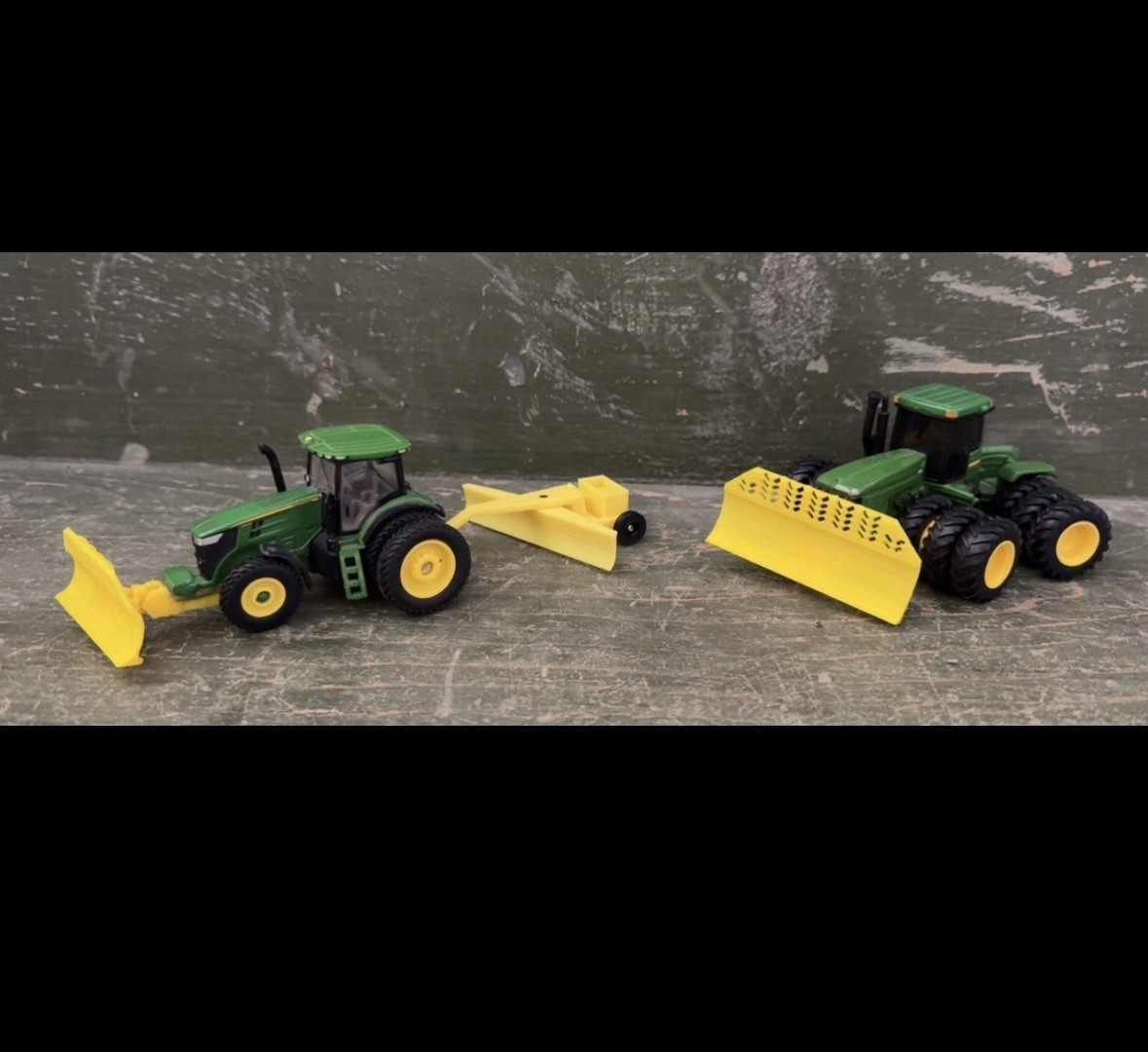 1/64th Dozer/Silage  Blade And Scraper Set (1 Small 1 Big And 1 Scraper)
