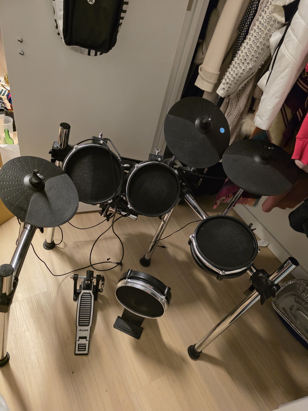 Alesis Drums Surge Mesh Kit - Electric Drum Set with USB MIDI Connectivity, Mesh