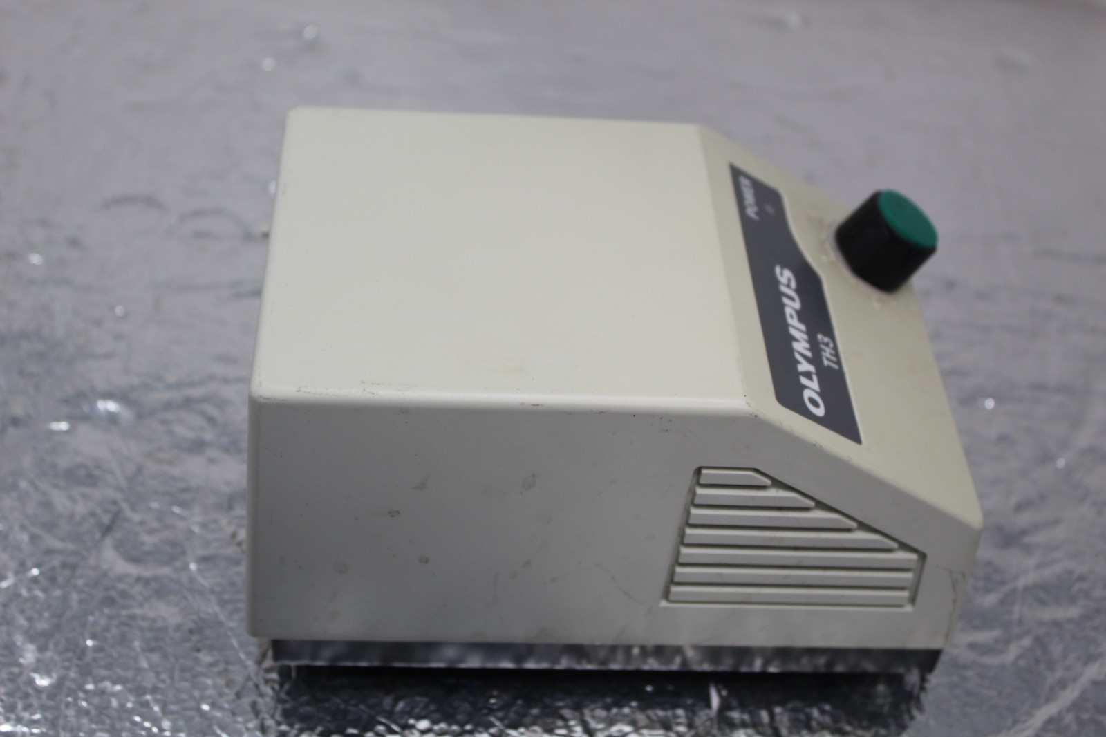 OLYMPUS OPTICAL TH3-100 (100-120V) HALOGEN LIGHT SOURCE POWER SUPPLY