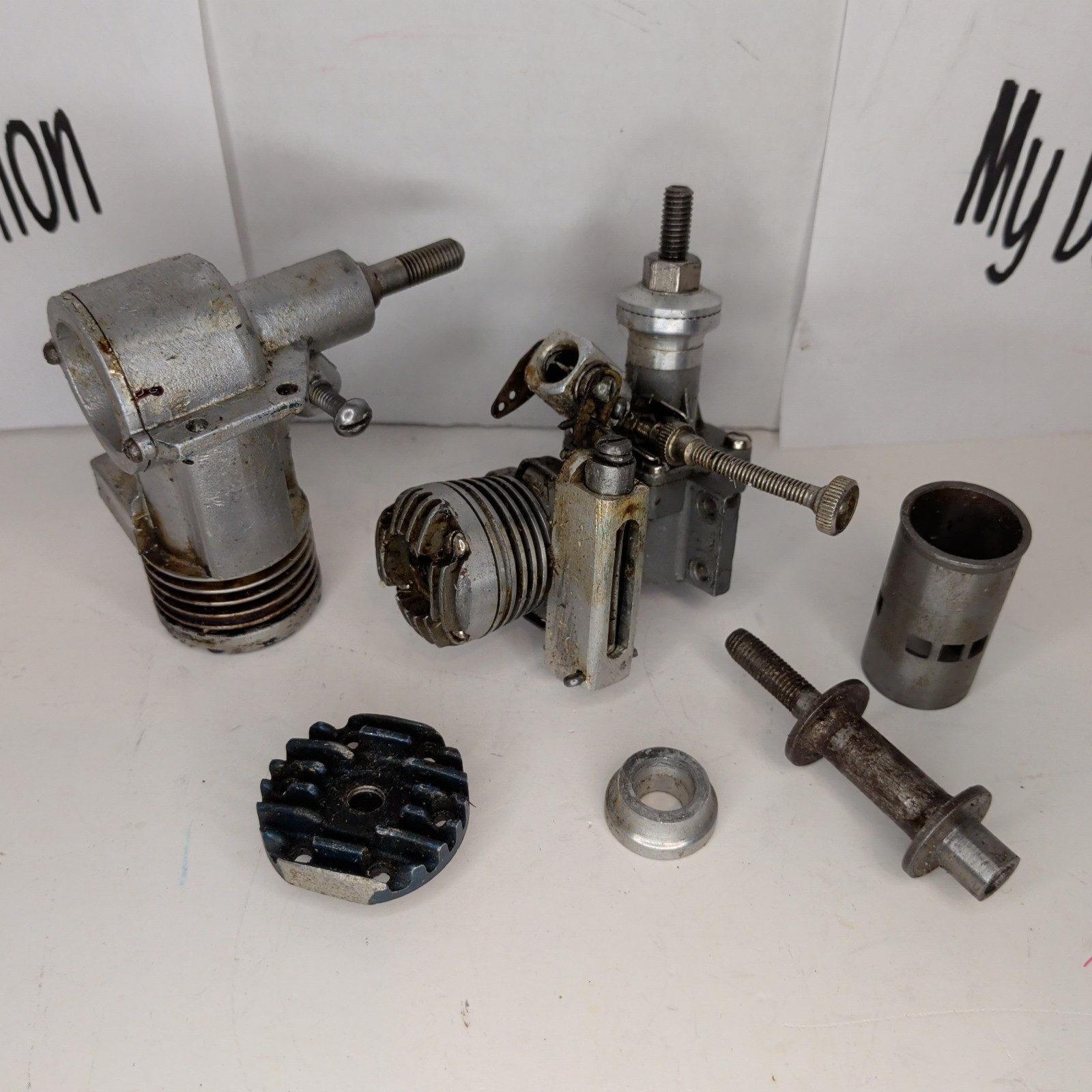 "19" Model Engine Model 4002 Untested Unbranded x2