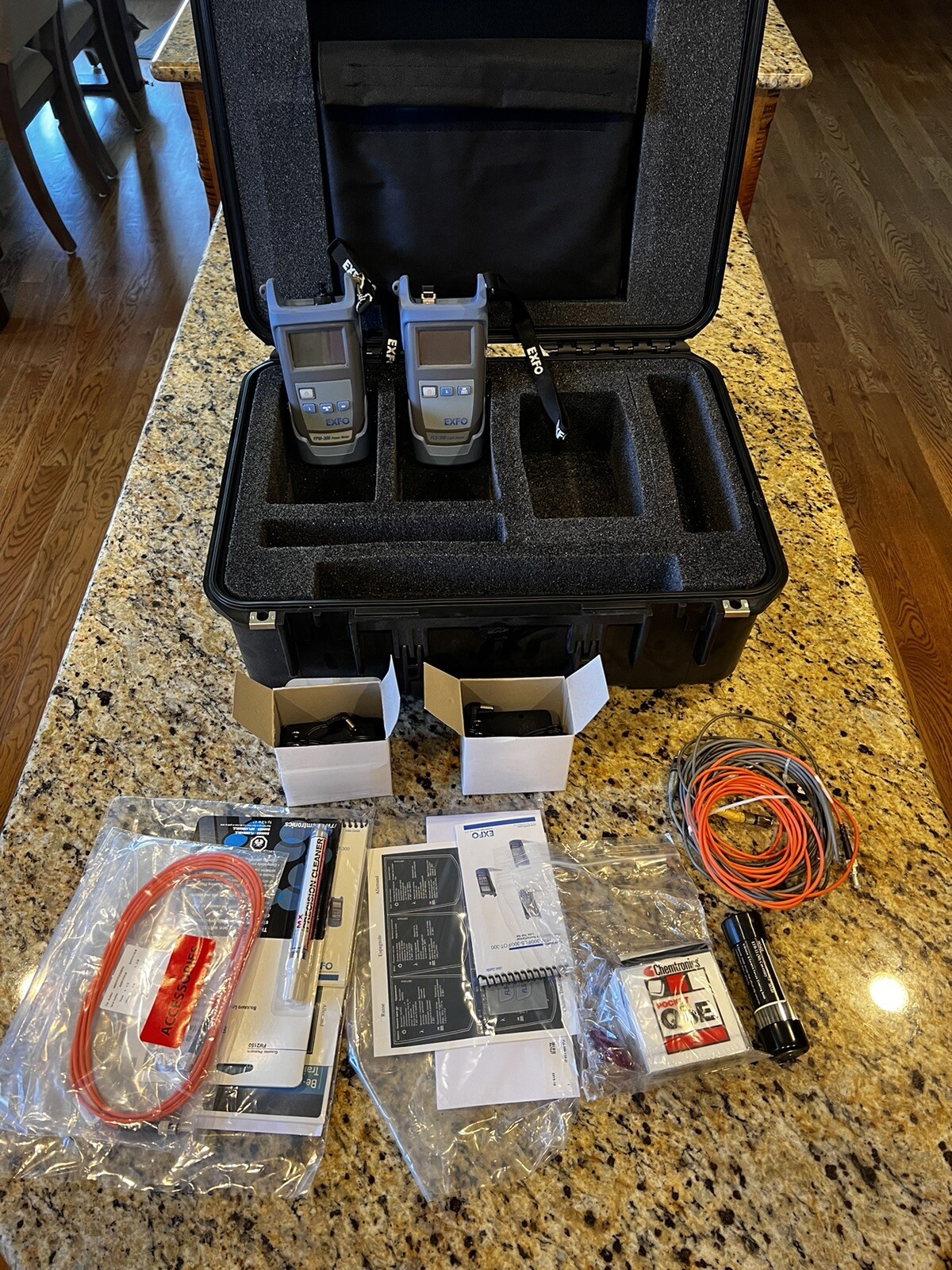 Exfo FPM-300 And FLS-300 With Hard Case And Accessories