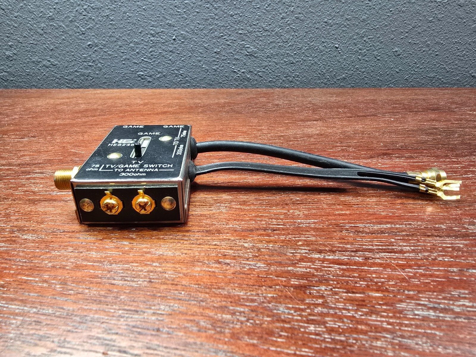 HE+ HE8246 A-B TV/Game Switch Twin Switchbox Video Game Input Fits Atari