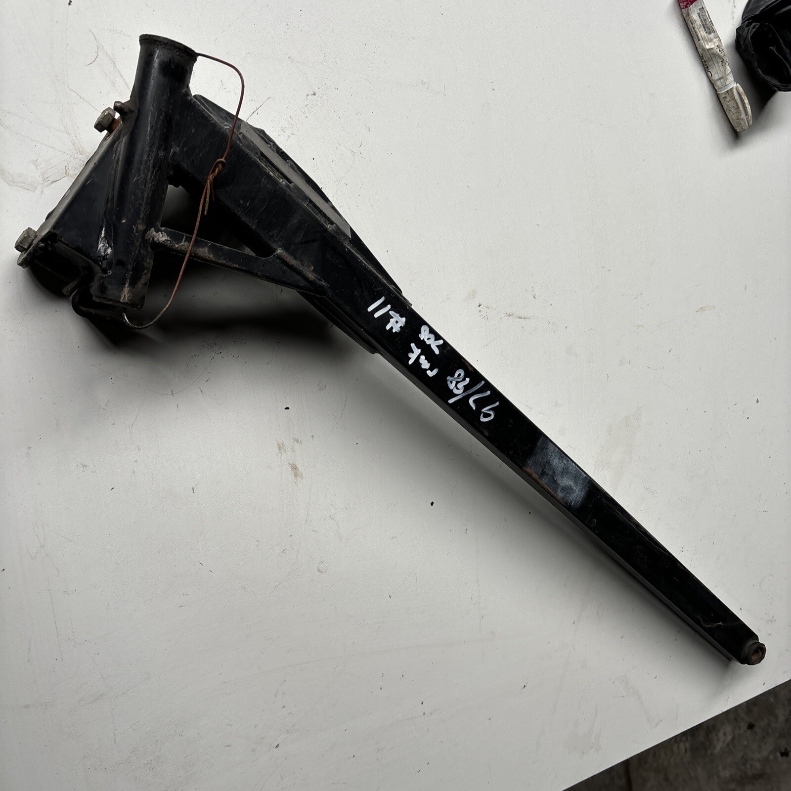 1997 1998 Polaris Rmk 700  Snowmobile Suspension Right   Trailing  Arm Good #11