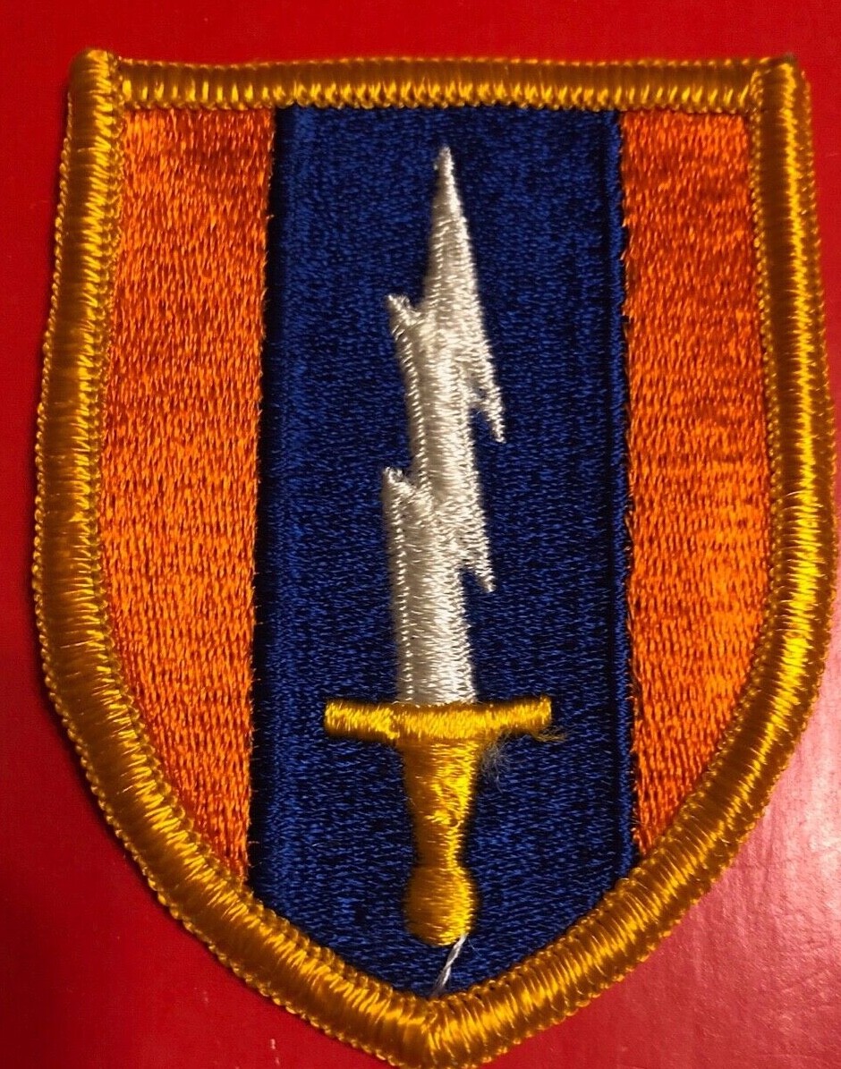 1st Signal Brigade embroidered patch full color #90