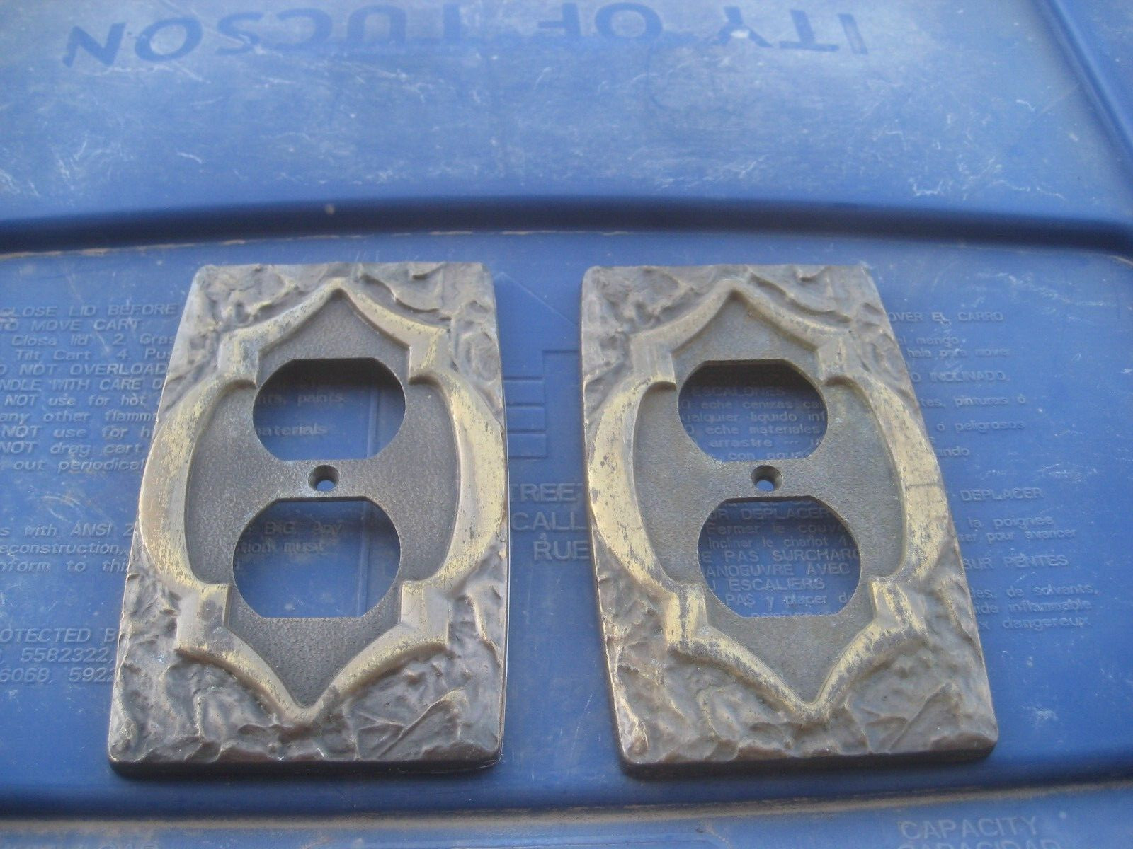 Vintage 1-Gang ** AMEROCK ** Brass Metal Duplex Outlet Wall Plate Lot of 2 USA