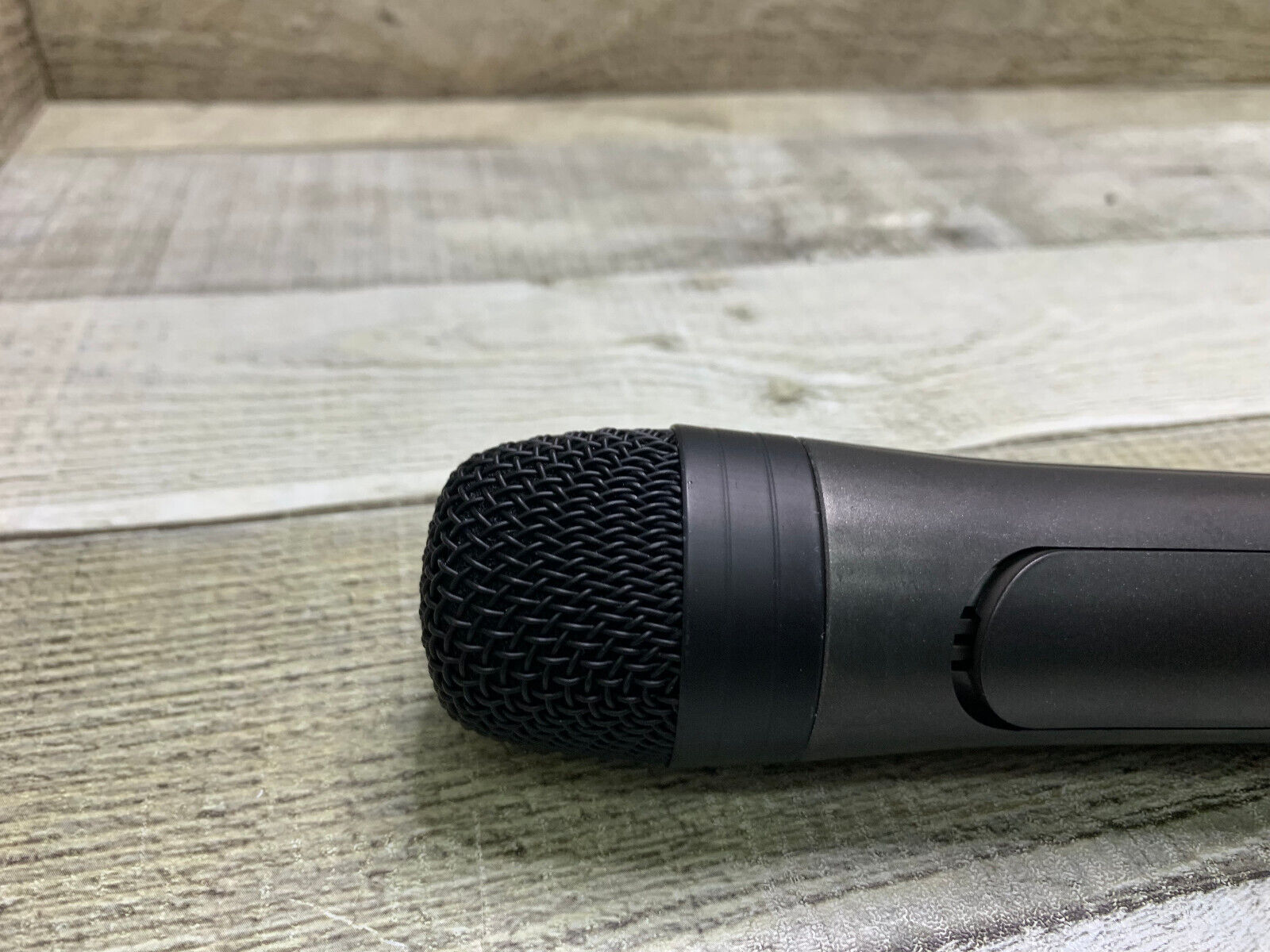 Leadsinger LS-3222 Wireless Karaoke Microphone 2.D1 Black