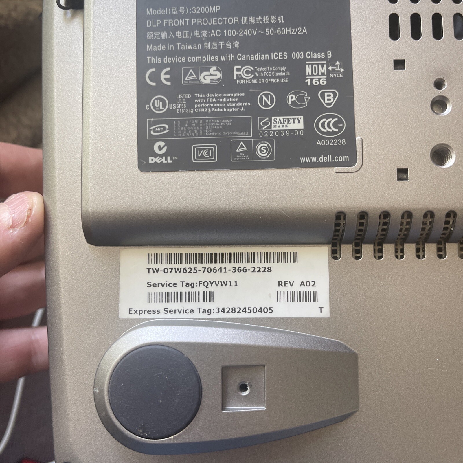 Dell 3200MP DLP Front Projector No Remote in Original Dell Case - Cords Manual