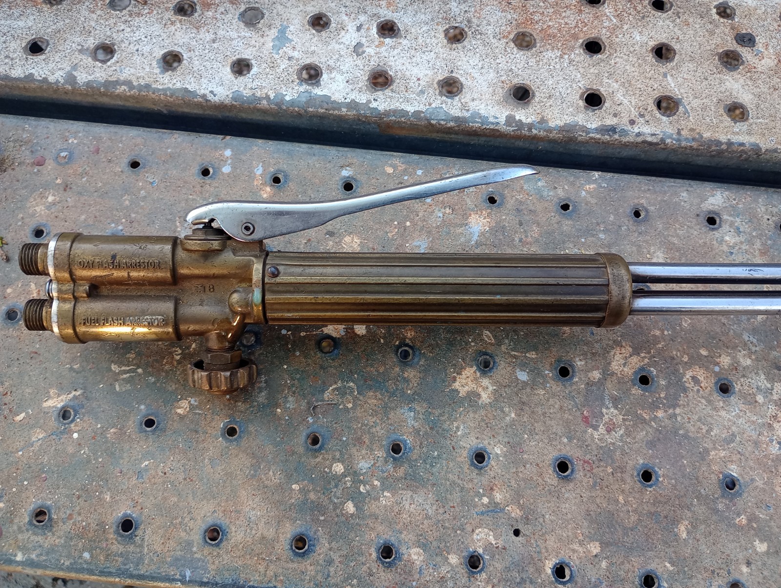 VICTOR 03811621 Straight Cutting Torch Assembly