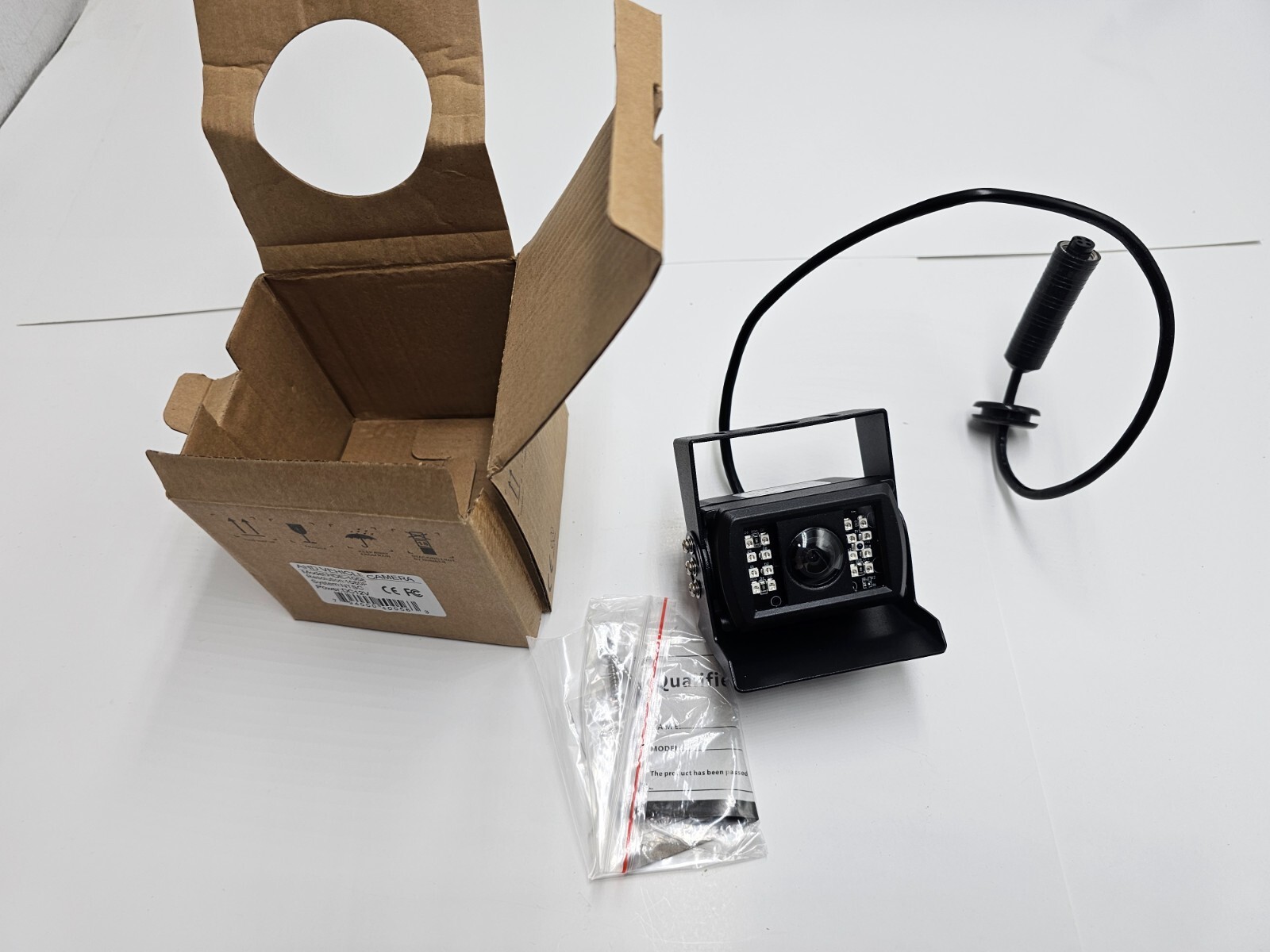 HDE-1058 HD BRACKET CAMERA WITH BUILT IN MICROPHONE 230mA 1920 x 1080p or 1080n