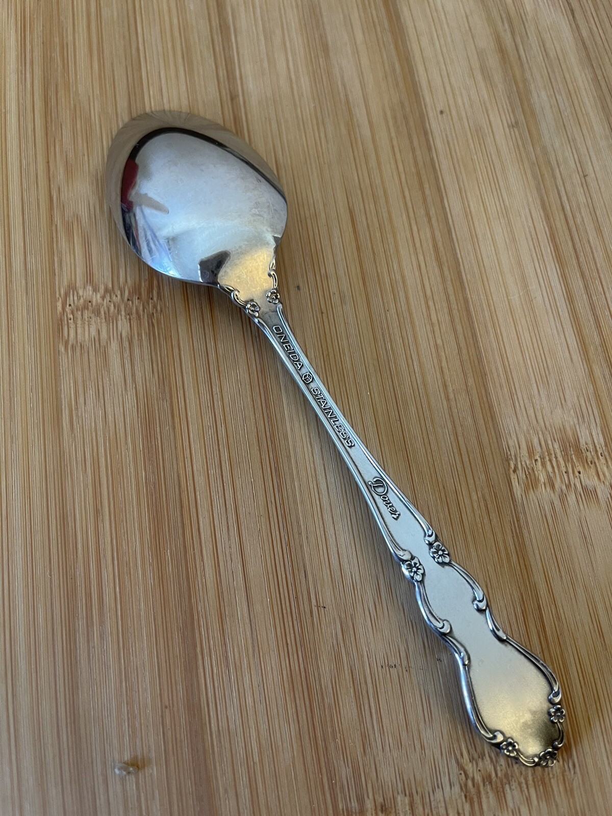 Oneida 18/10 Stainless Glossy DOVER Floral Scroll TEASPOON 6"