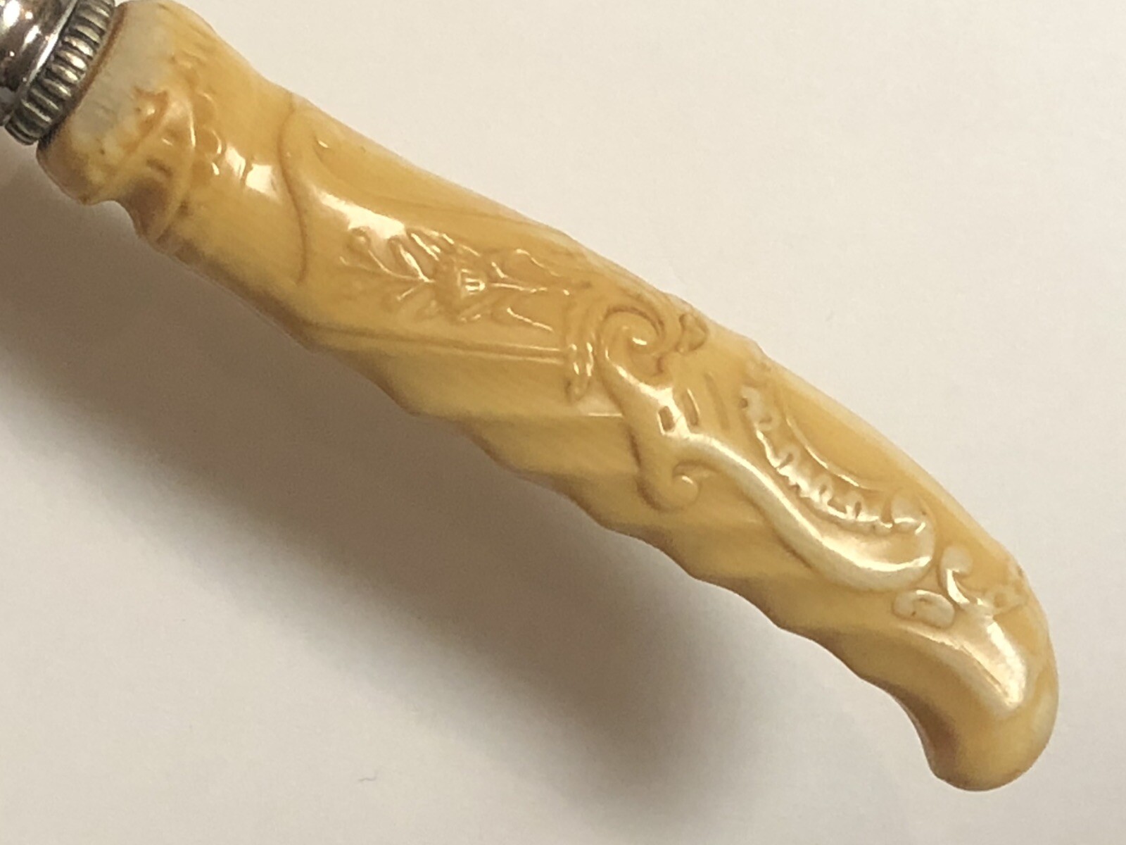 Antique Universal LF & Co scroll celluloid carved handle knife MA 101520pC