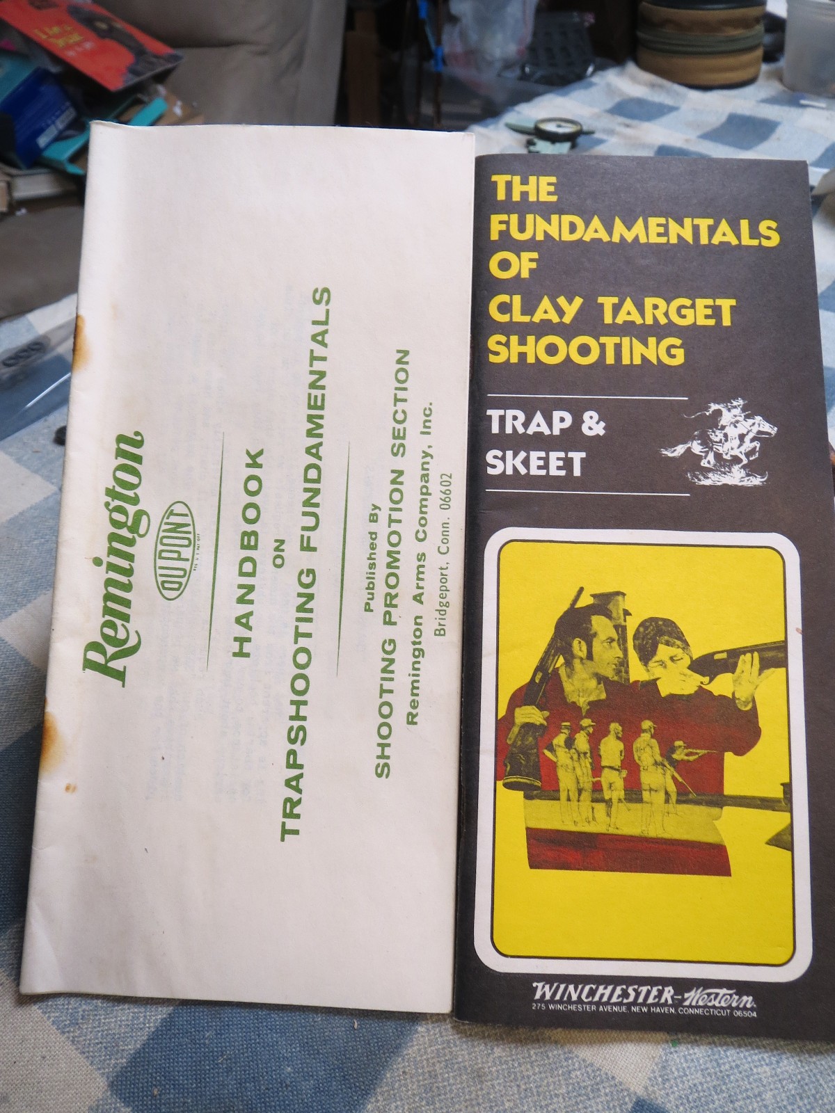2 FUNDAMENTALS OF CLAY BIRD SHOOTING WINCHESTER & Remington BOOKLETS 1974 & 1973