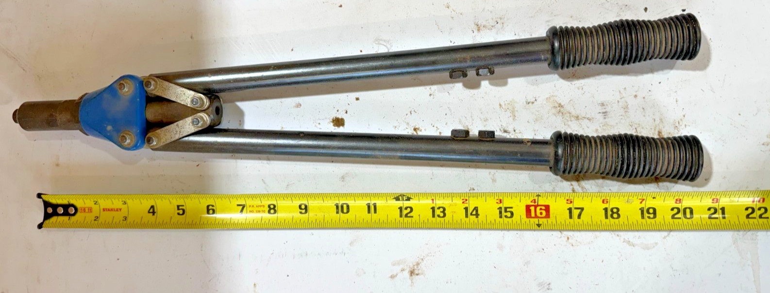 Tool Aid 20" Rivet Gun 5 size tips Excellent for window regulators on Automobile