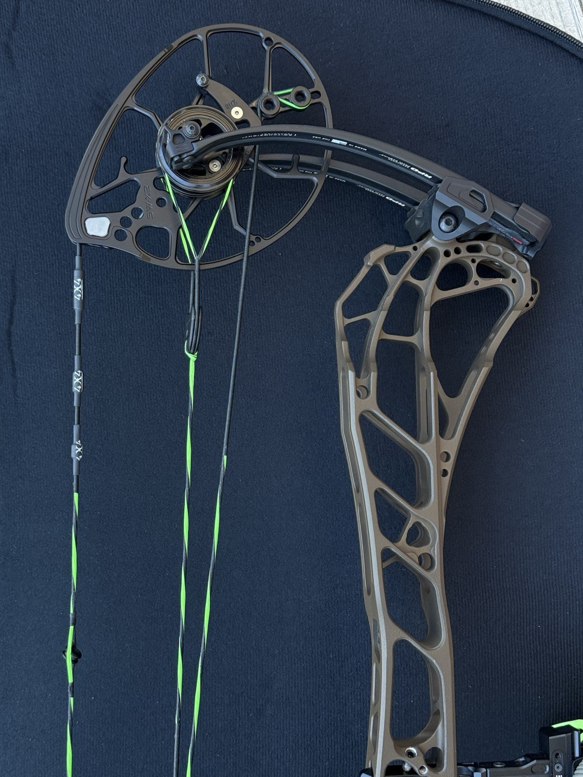 NEW 4x4 Mathews ARC 34 Bow Strings String COMPLETE SET Flo Green and Black