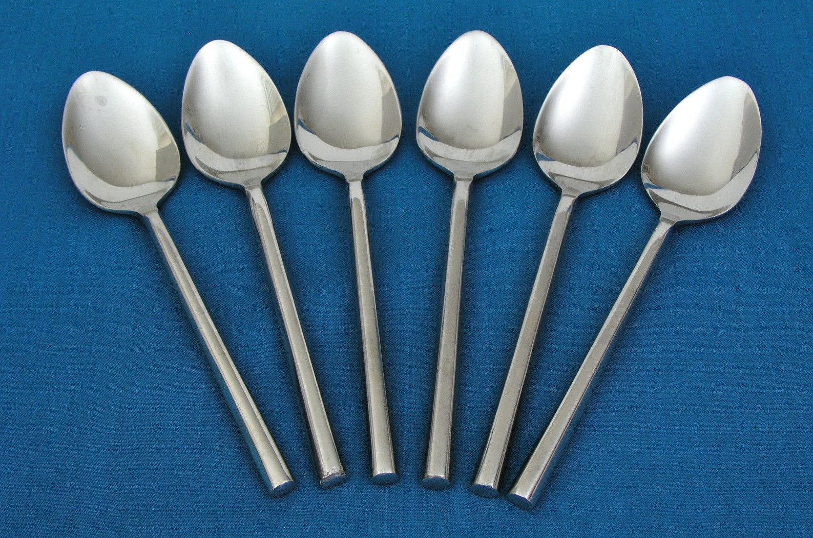 (6) ESQ3 - STAINLESS STEEL - 7 1/4" PLACE / OVAL SOUP SPOONS - NICE SHINY COND.