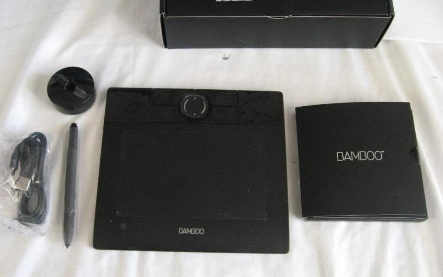 Wacom Bamboo Graphics/Drawing Tablet - Model MTE-450