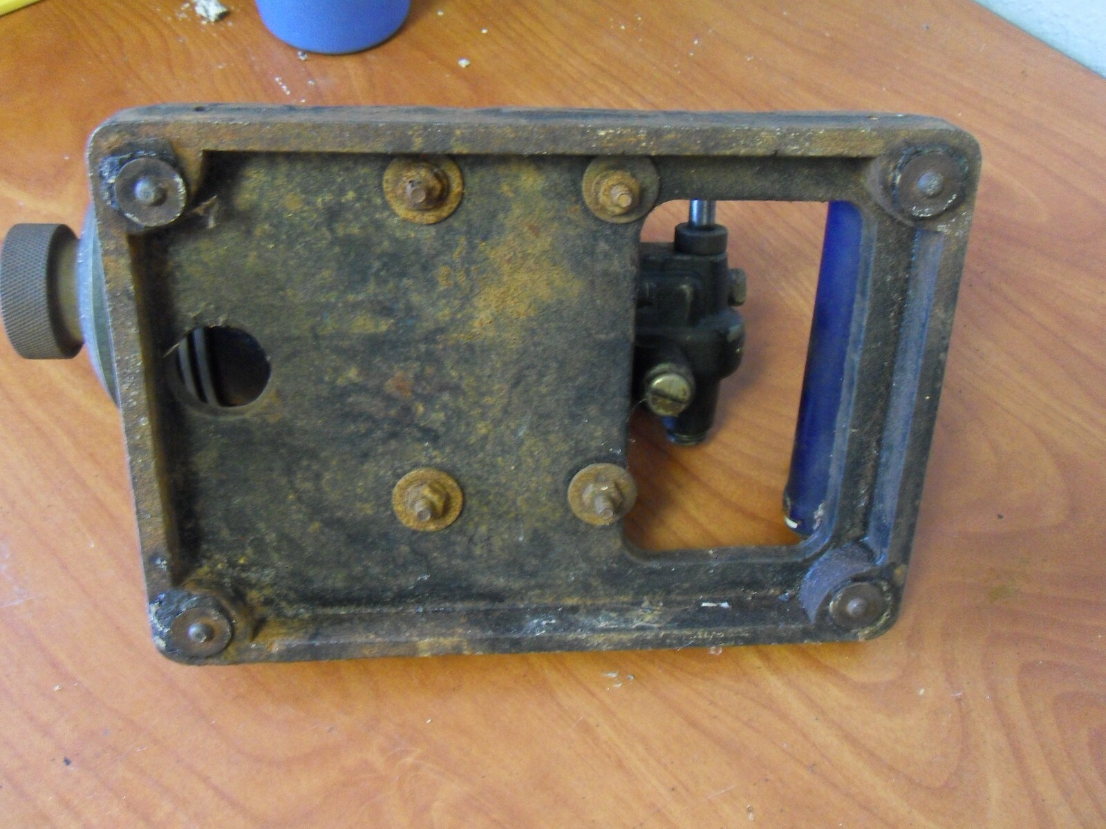 LEE ENGINEERING 11329 GOVERNED SPEED MOTOR AS IS AS PICTURED