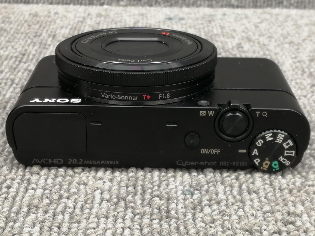 Sony DSC-RX100 Digital Camera 3.6x Zoom