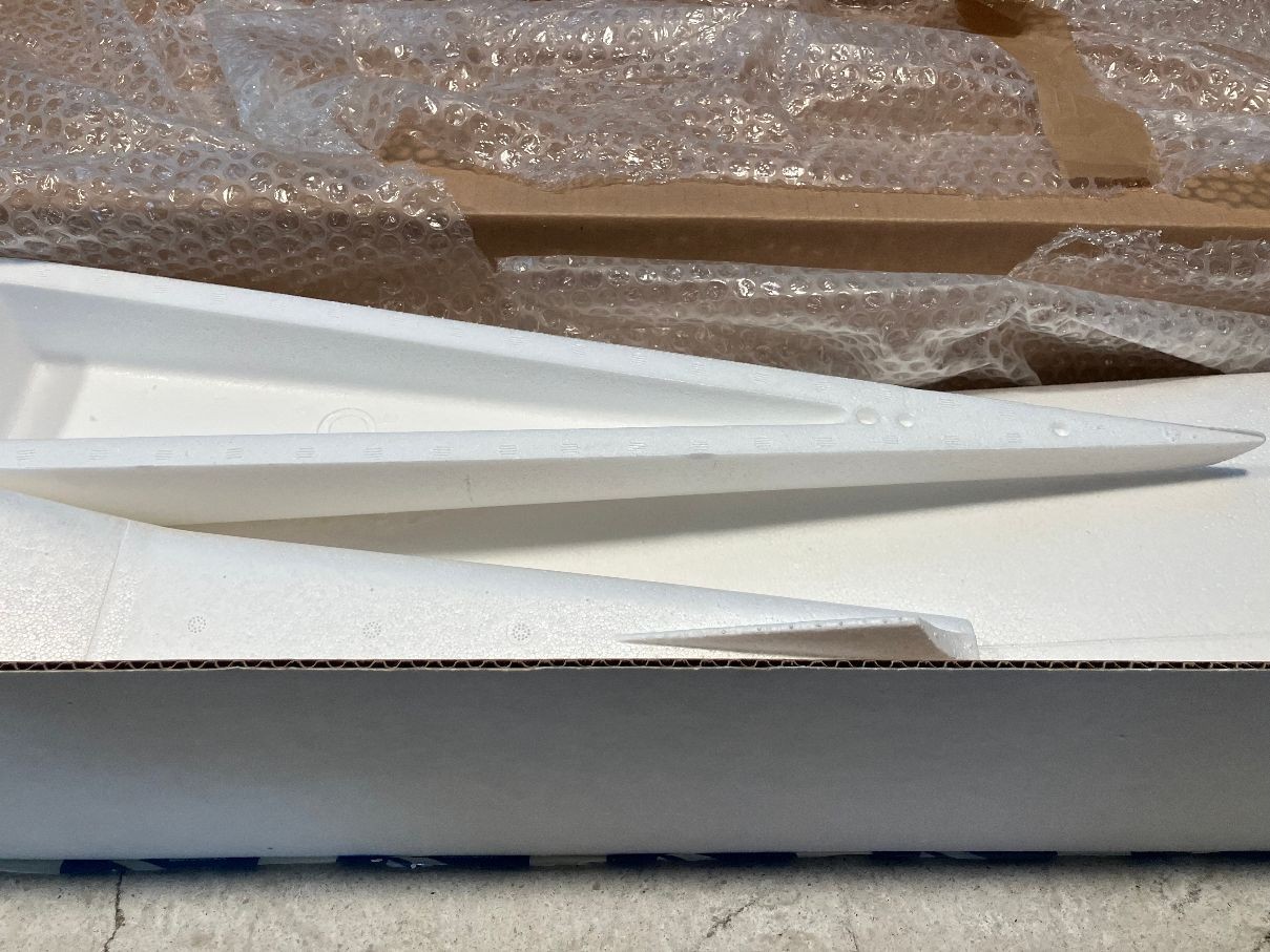 Sure Flite Cessna Skylane 182 RC Airplane Kit