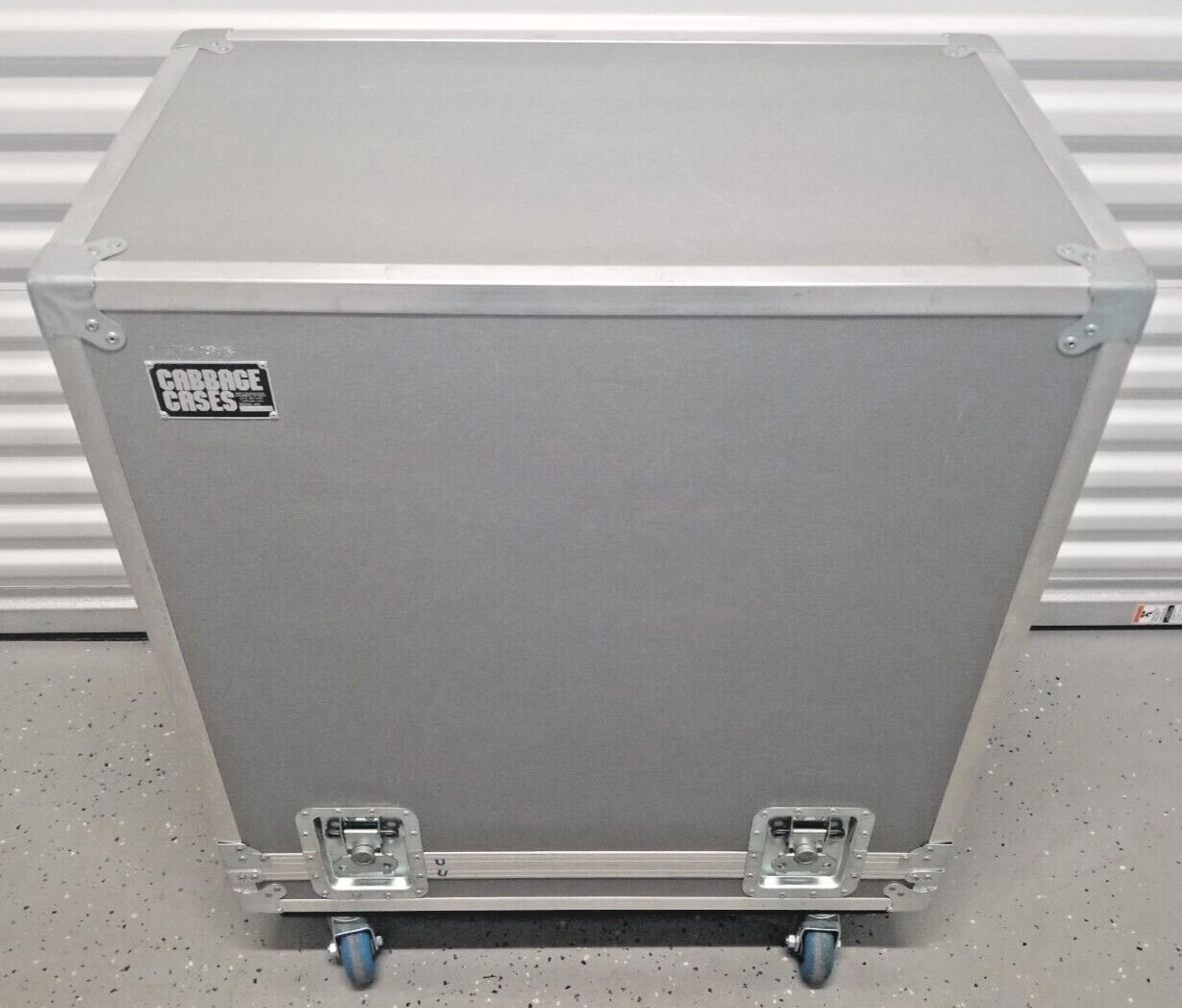 Cabbage Cases Amplifier Speaker Rolling Flight Case - 30 x 18 x 37H - Gray