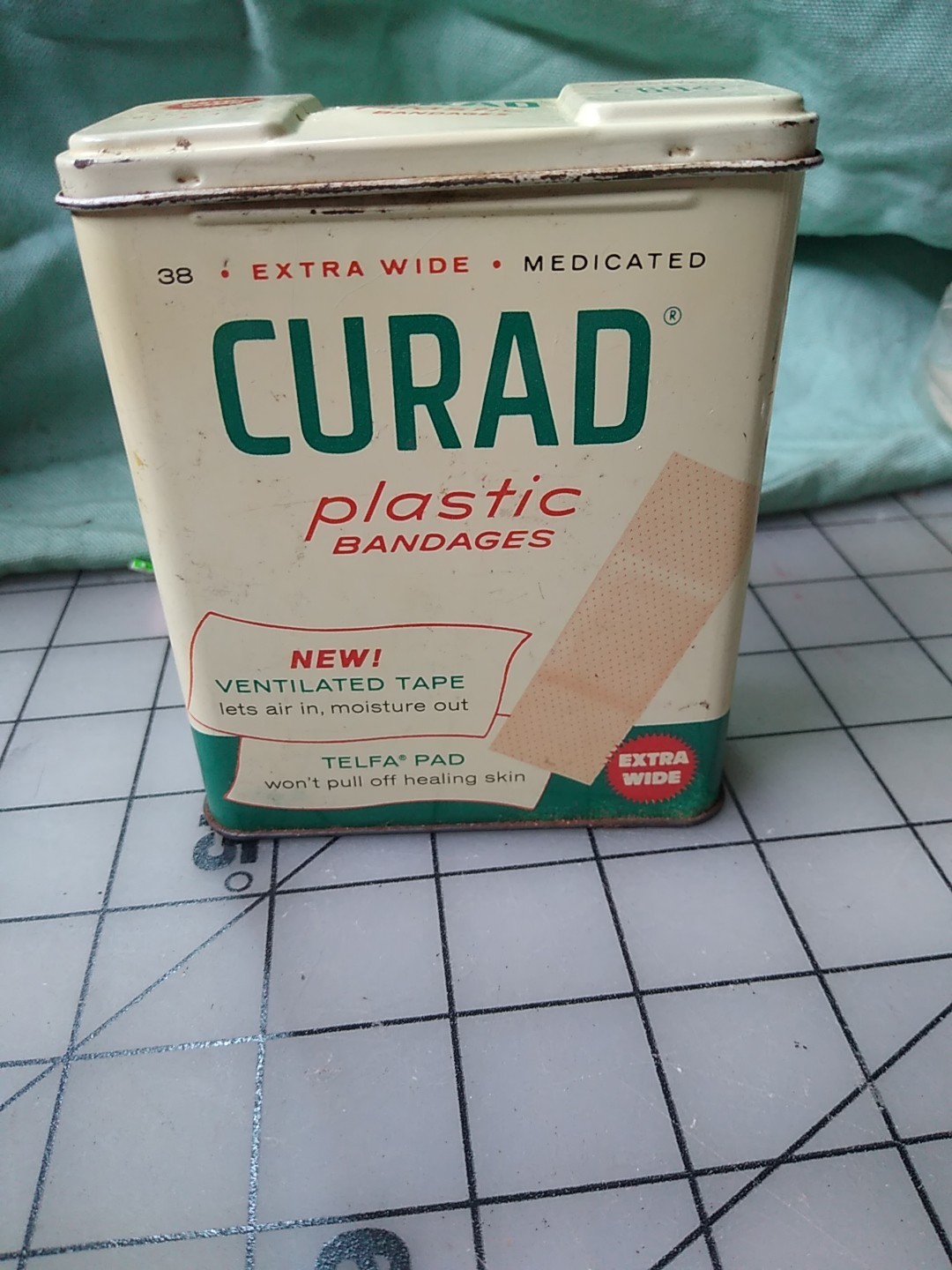 VINTAGE Tin Box Curad Band-Aids Extra Wide Medicated Bandages
