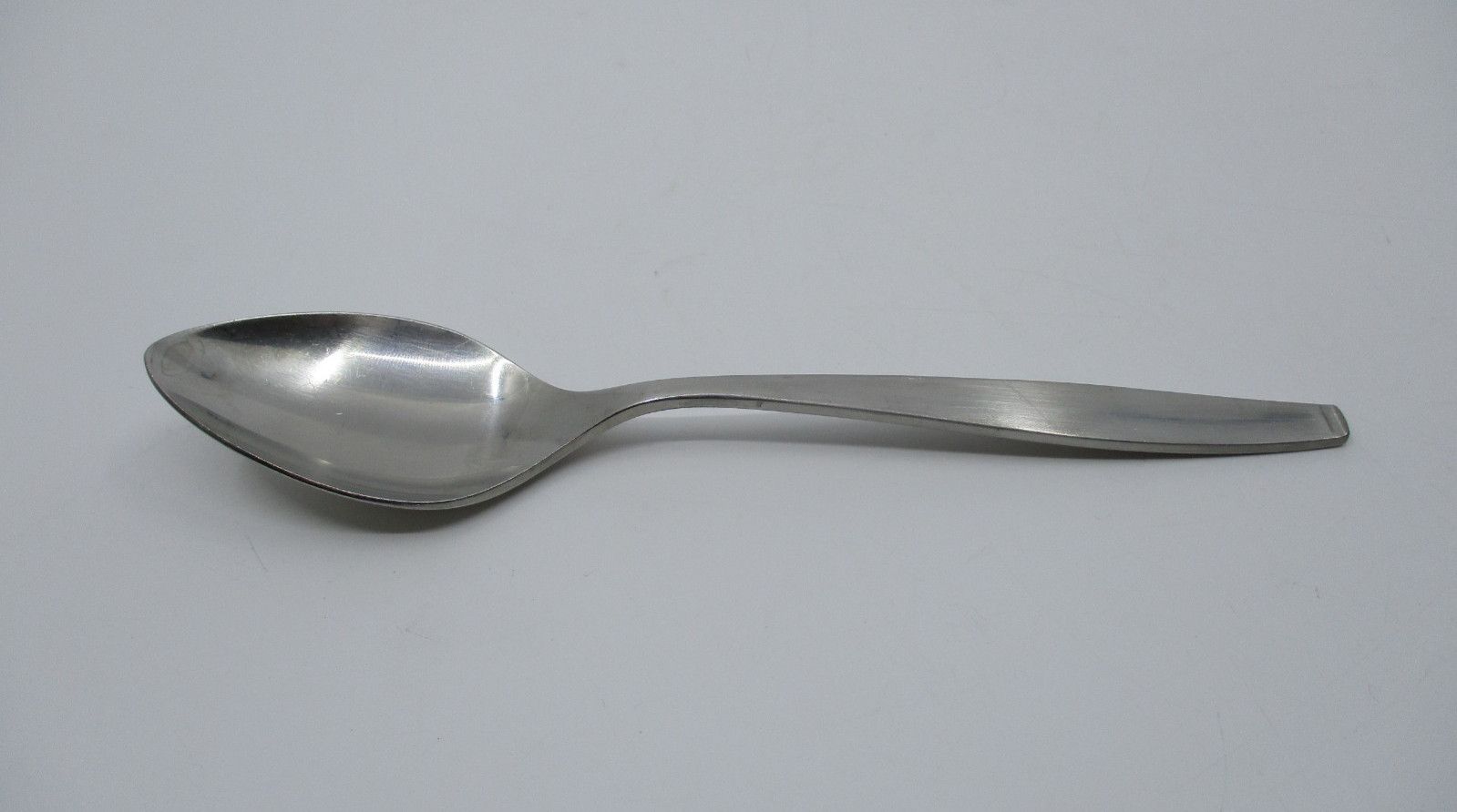 ONEIDA STAINLESS FROSTFIRE TEASPOON -SATIN - 6 1/8" - 01I