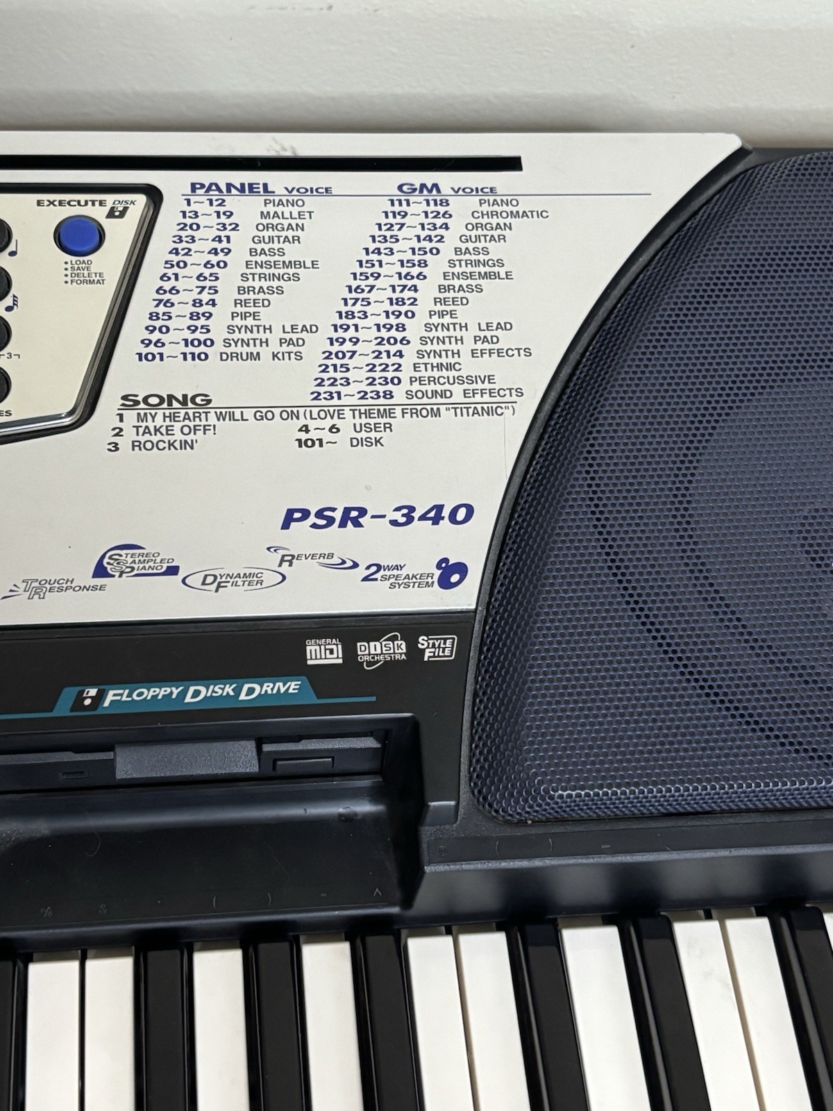 Yamaha PSR -340 Electronic Keyboard, with Stand, Tested and Working